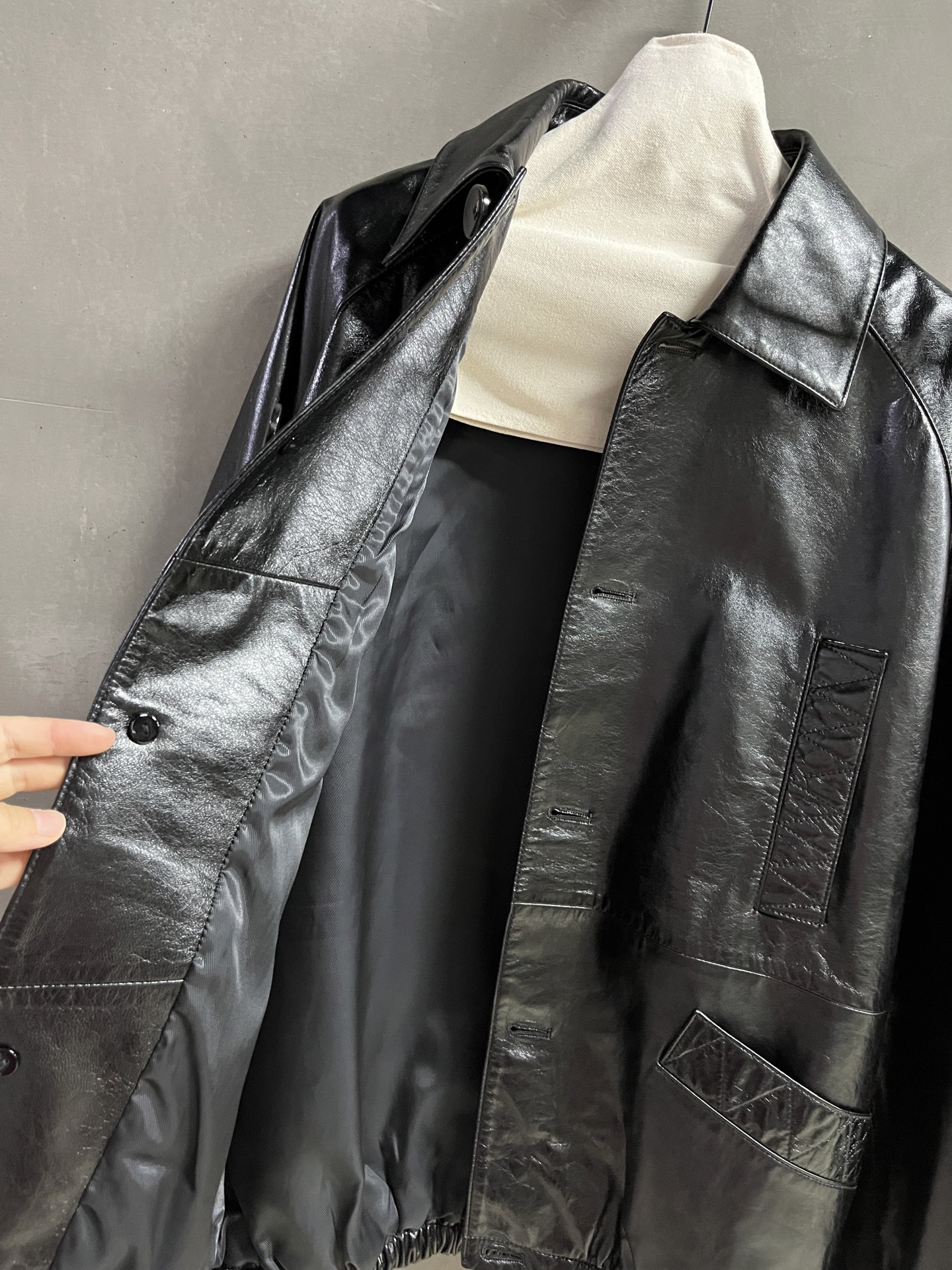 “2025 Season Leather Outfit P2832: Stylish, Sweet, and Dust-Proof” - 图片 2
