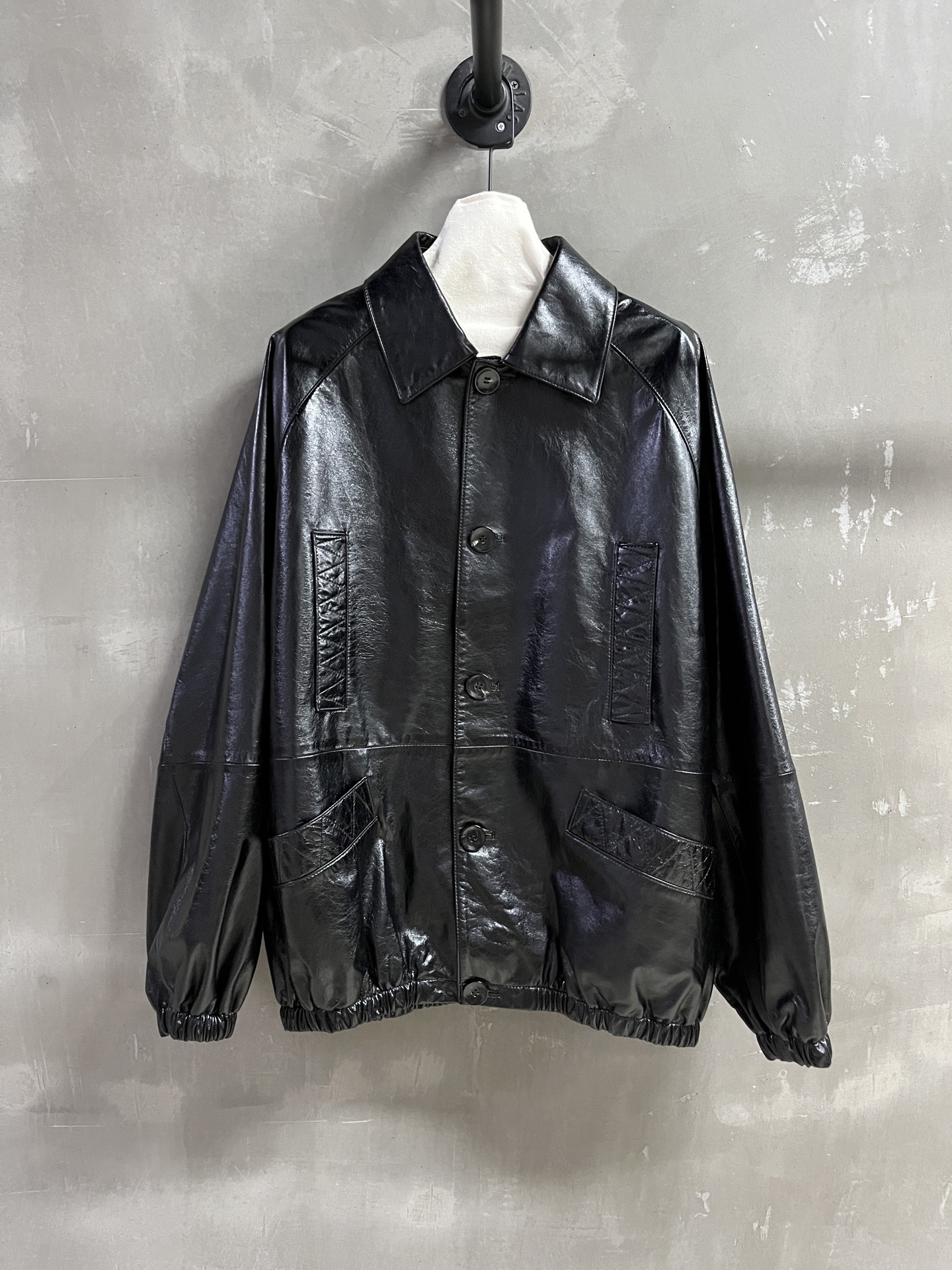 “2025 Season Leather Outfit P2832: Stylish, Sweet, and Dust-Proof”