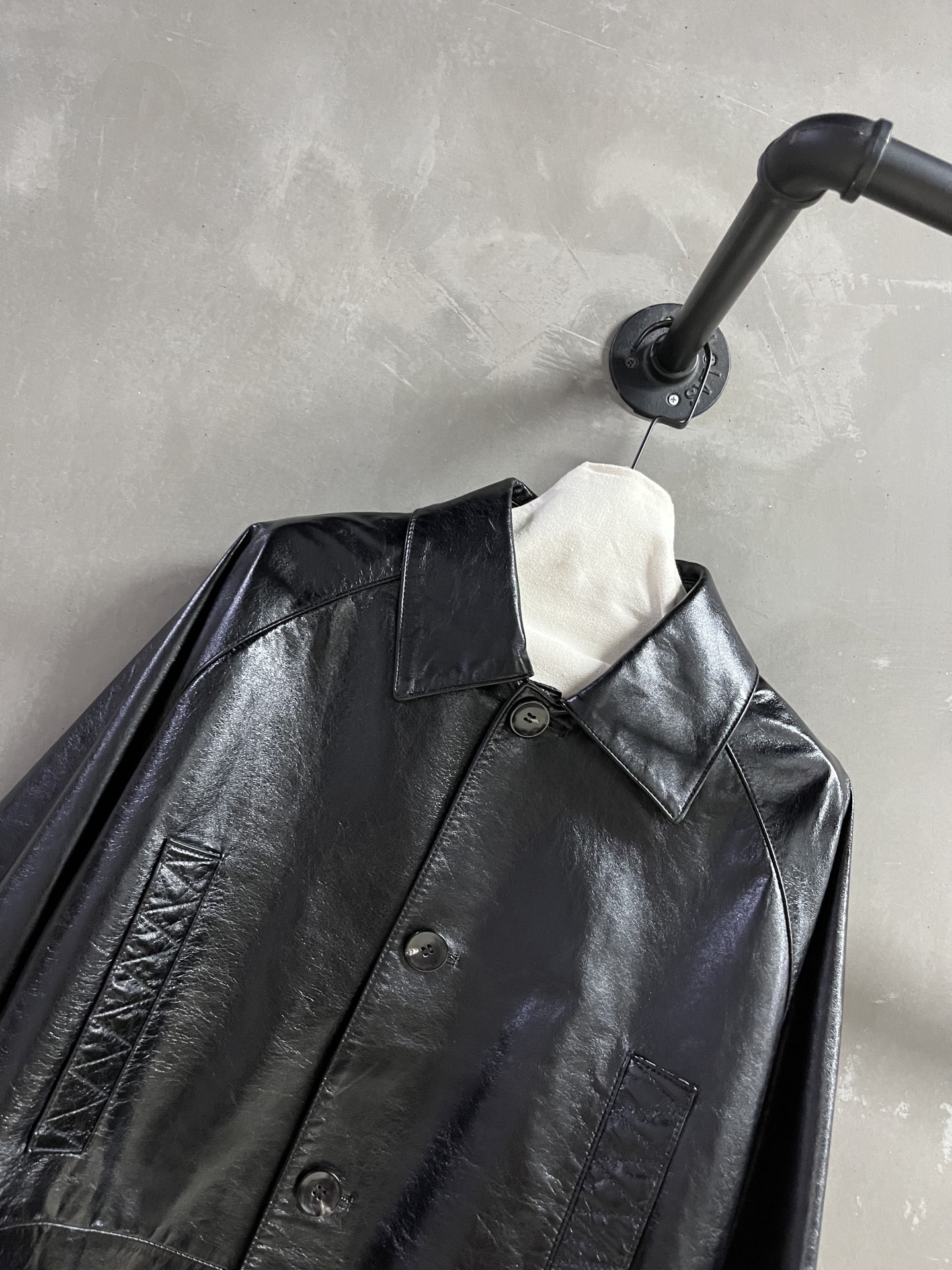 “2025 Season Leather Outfit P2832: Stylish, Sweet, and Dust-Proof” - 图片 3