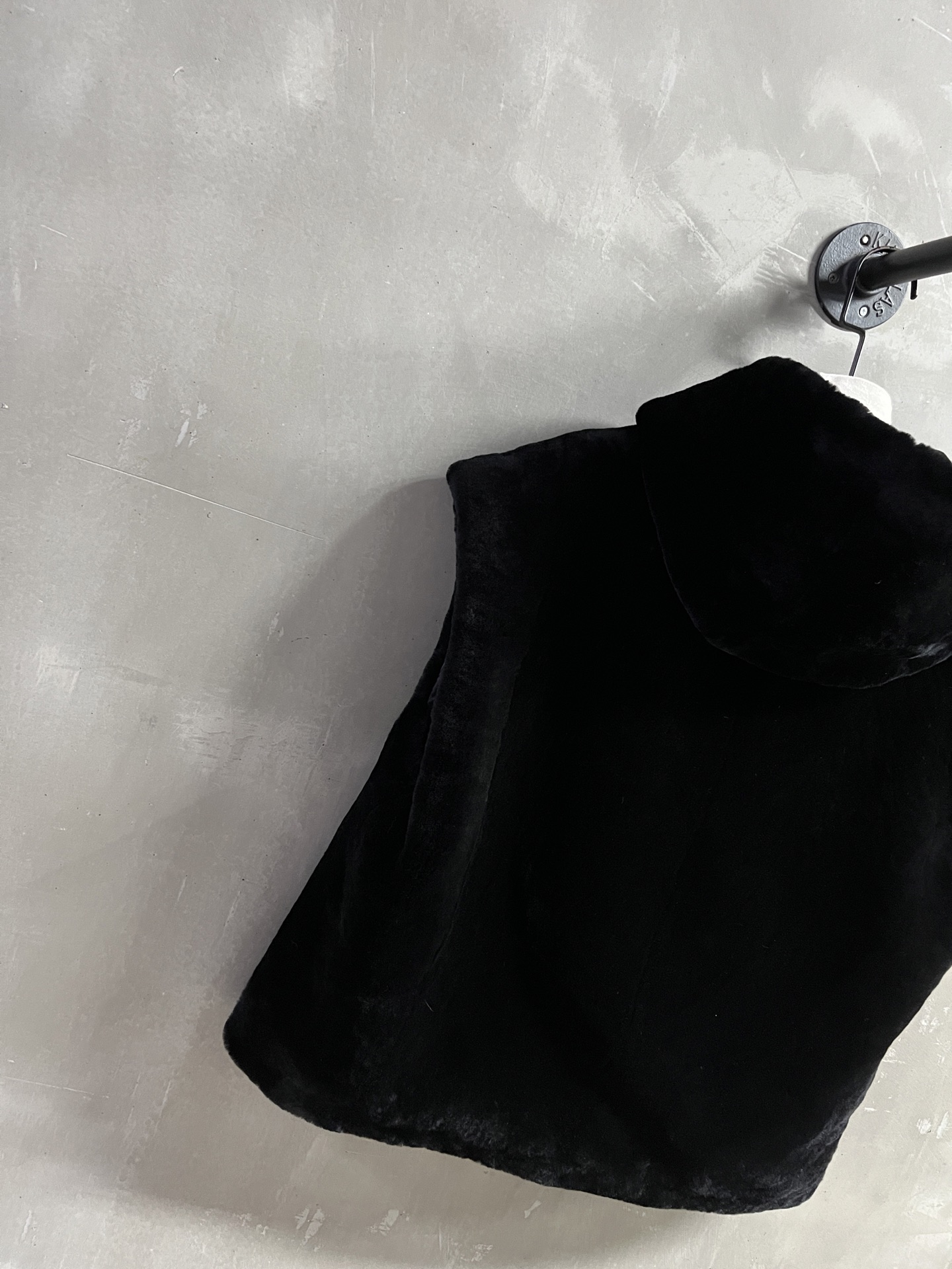“2025 Early Autumn Pr*da Melancholy Collection: Classic Style in Melinau Wool” - 图片 8