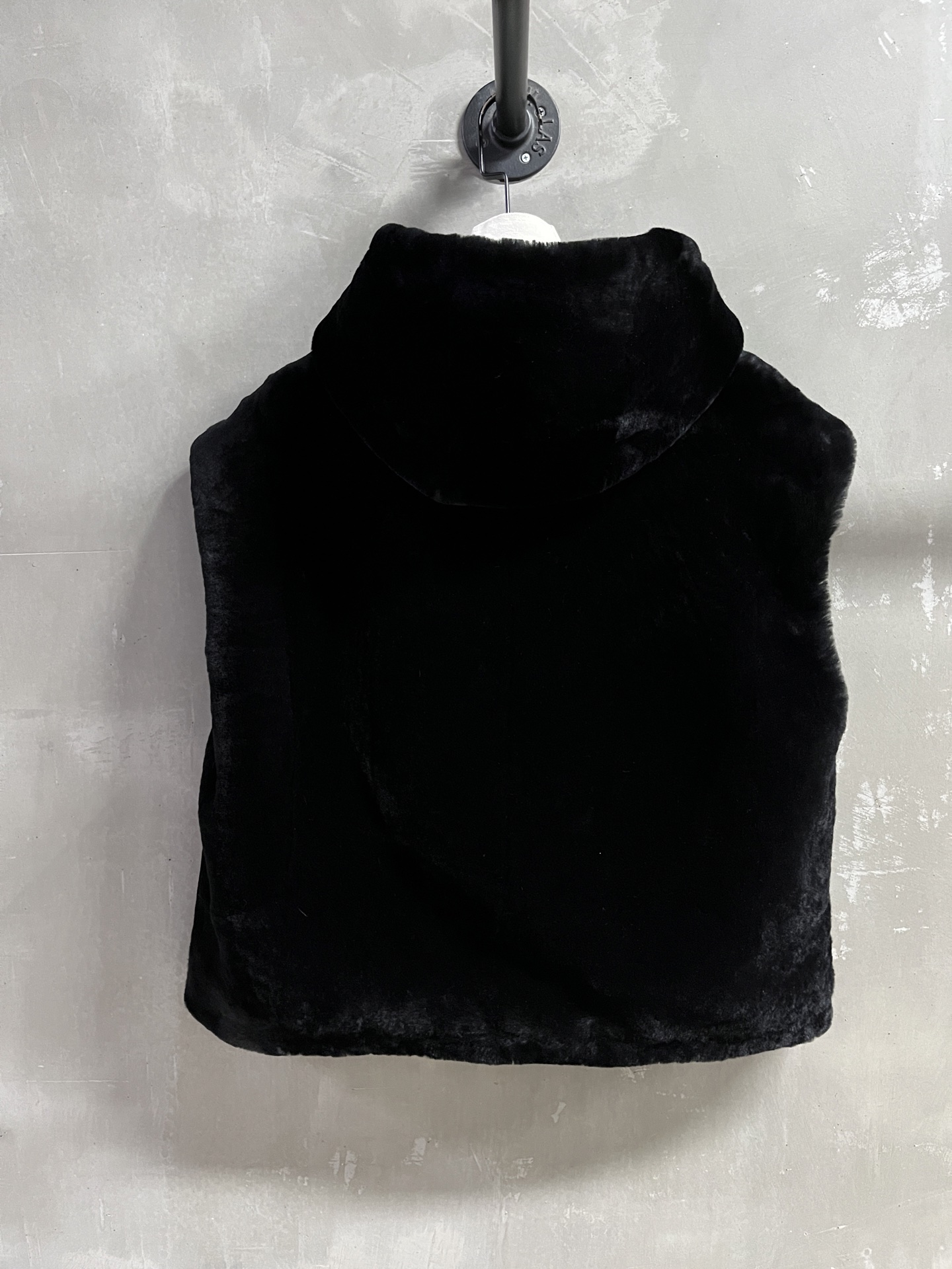 “2025 Early Autumn Pr*da Melancholy Collection: Classic Style in Melinau Wool” - 图片 9
