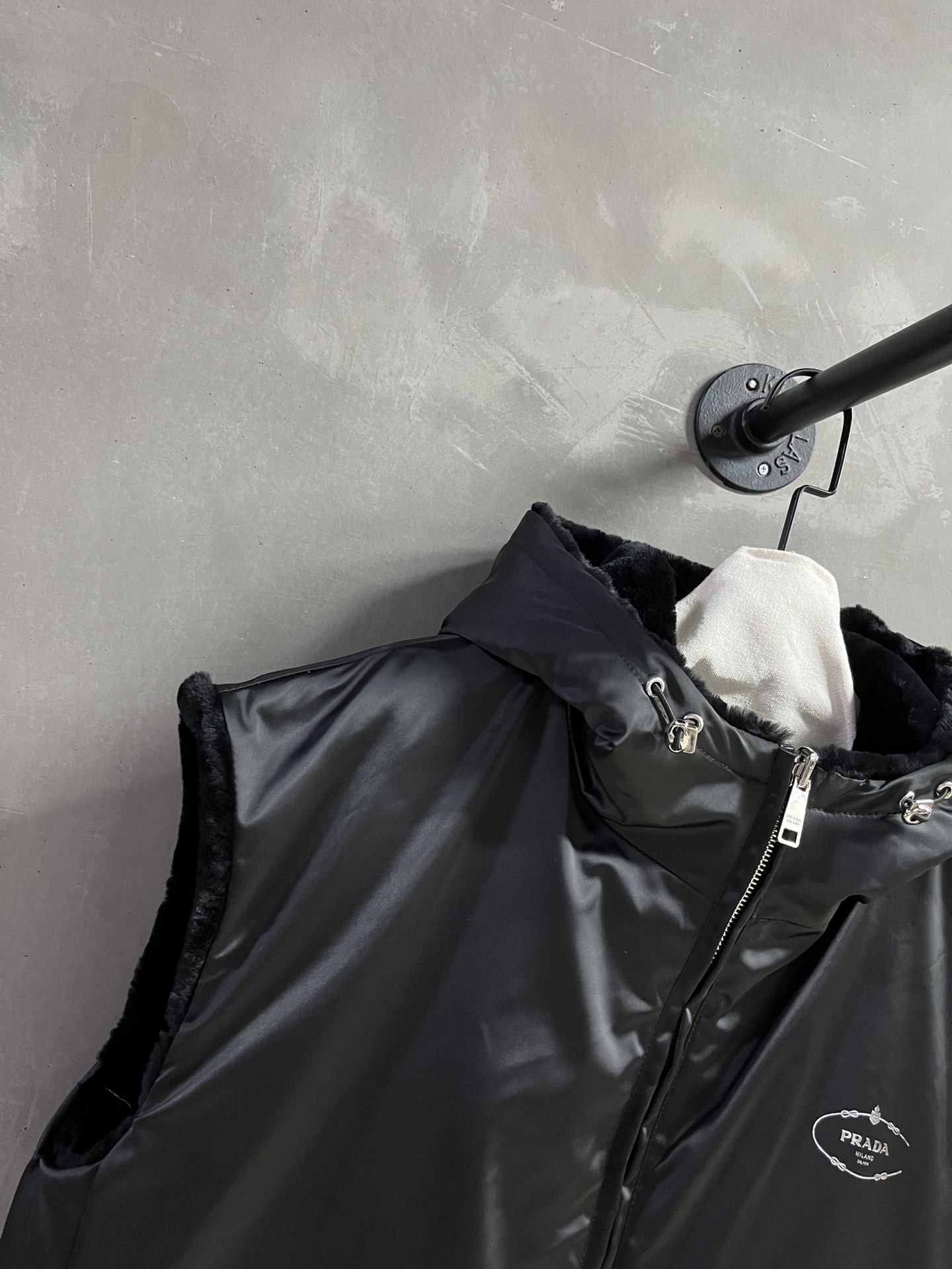 “2025 Early Autumn Prada P3072 Melinau Wool Collection Overview” - 图片 2