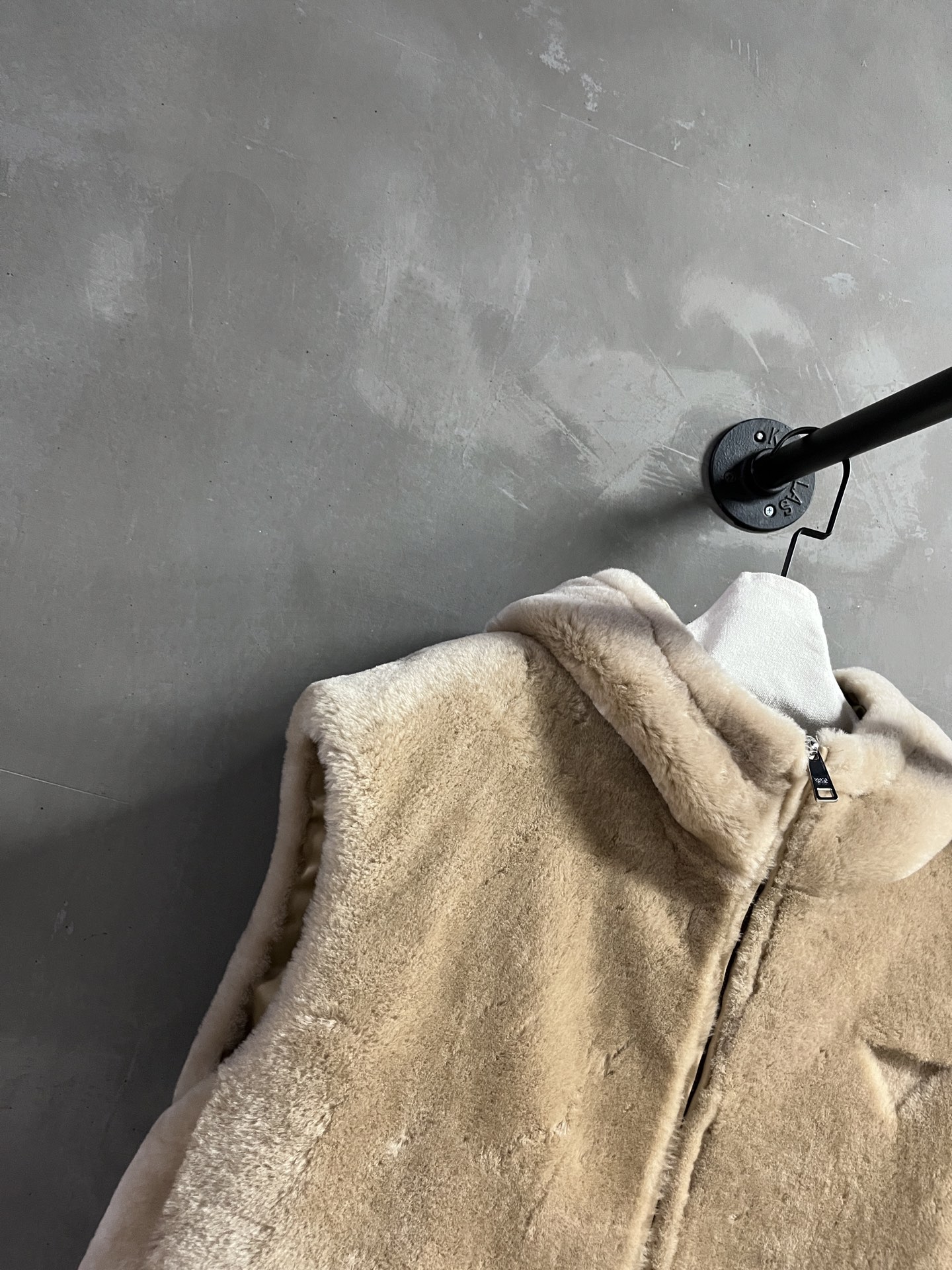 Title: P3072 Melancholic Stylish Coat 2025 Collection Summary: Stylish, melancholic one-size-fits-all coat from Pr*da 2025 collection in Melinau - 图片 6