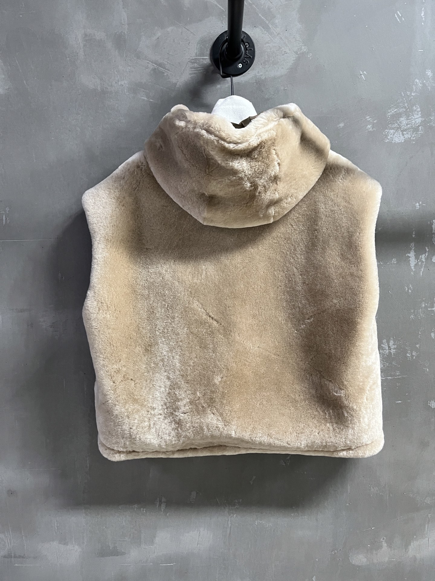 Title: P3072 Melancholic Stylish Coat 2025 Collection Summary: Stylish, melancholic one-size-fits-all coat from Pr*da 2025 collection in Melinau - 图片 9