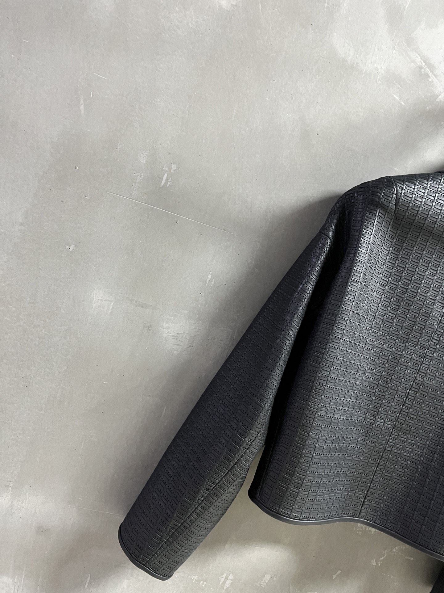 Title: Christian D*or 2025 Autumn Female Suit Description Summary: New 2025 autumn suit by Christian D*or, one-by-one female suit with dust-proof bag, made of - 图片 7