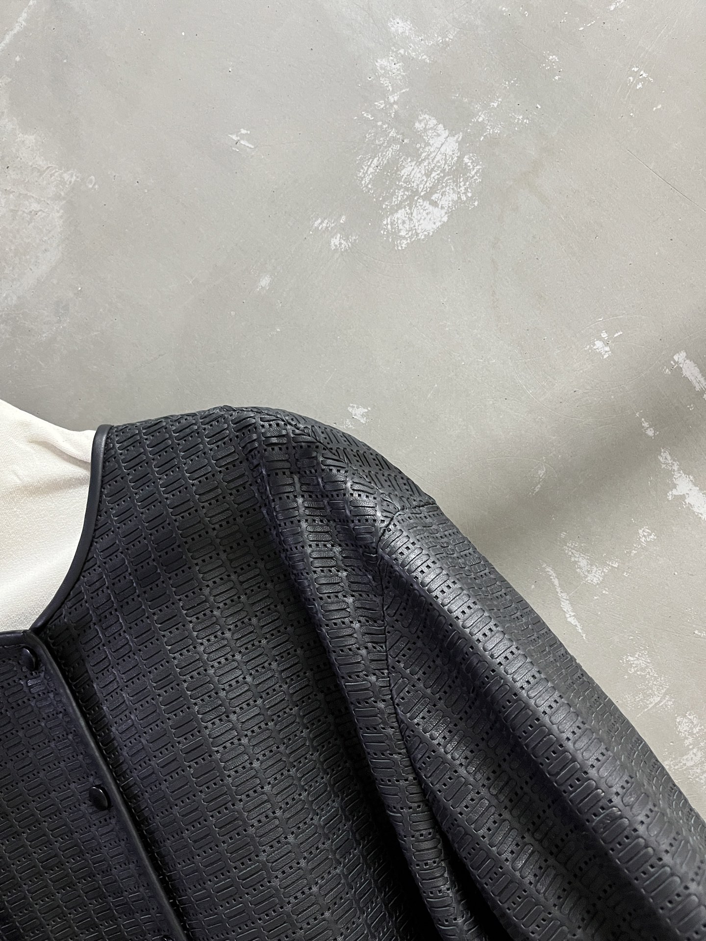 Title: Christian D*or 2025 Autumn Female Suit Description Summary: New 2025 autumn suit by Christian D*or, one-by-one female suit with dust-proof bag, made of - 图片 2