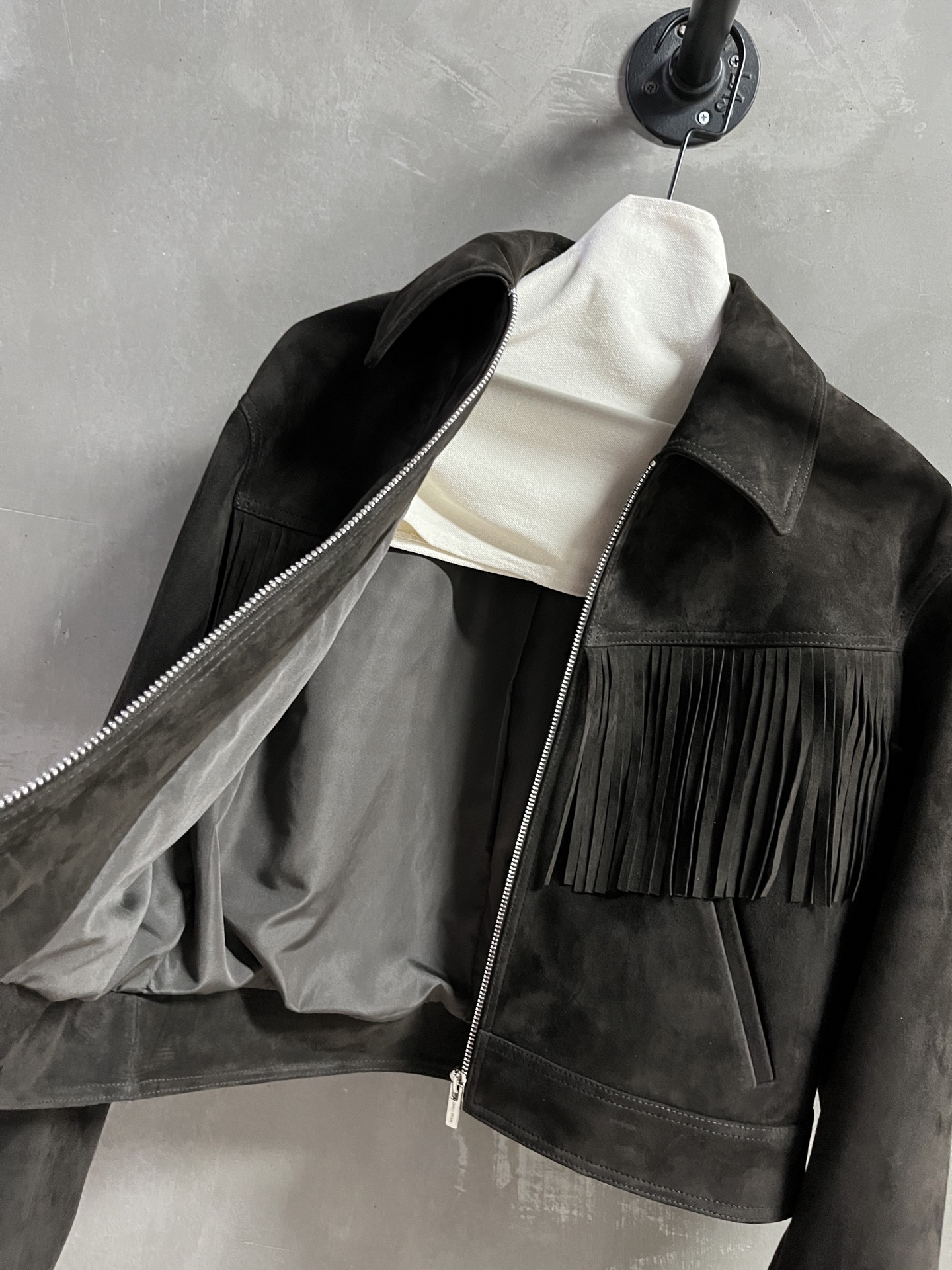 “2025 Autumn Suit: P2832 Female Suit with Classic Jacket-Leash Design and Turkish Sheepskin Material in M-XL Size” - 图片 5