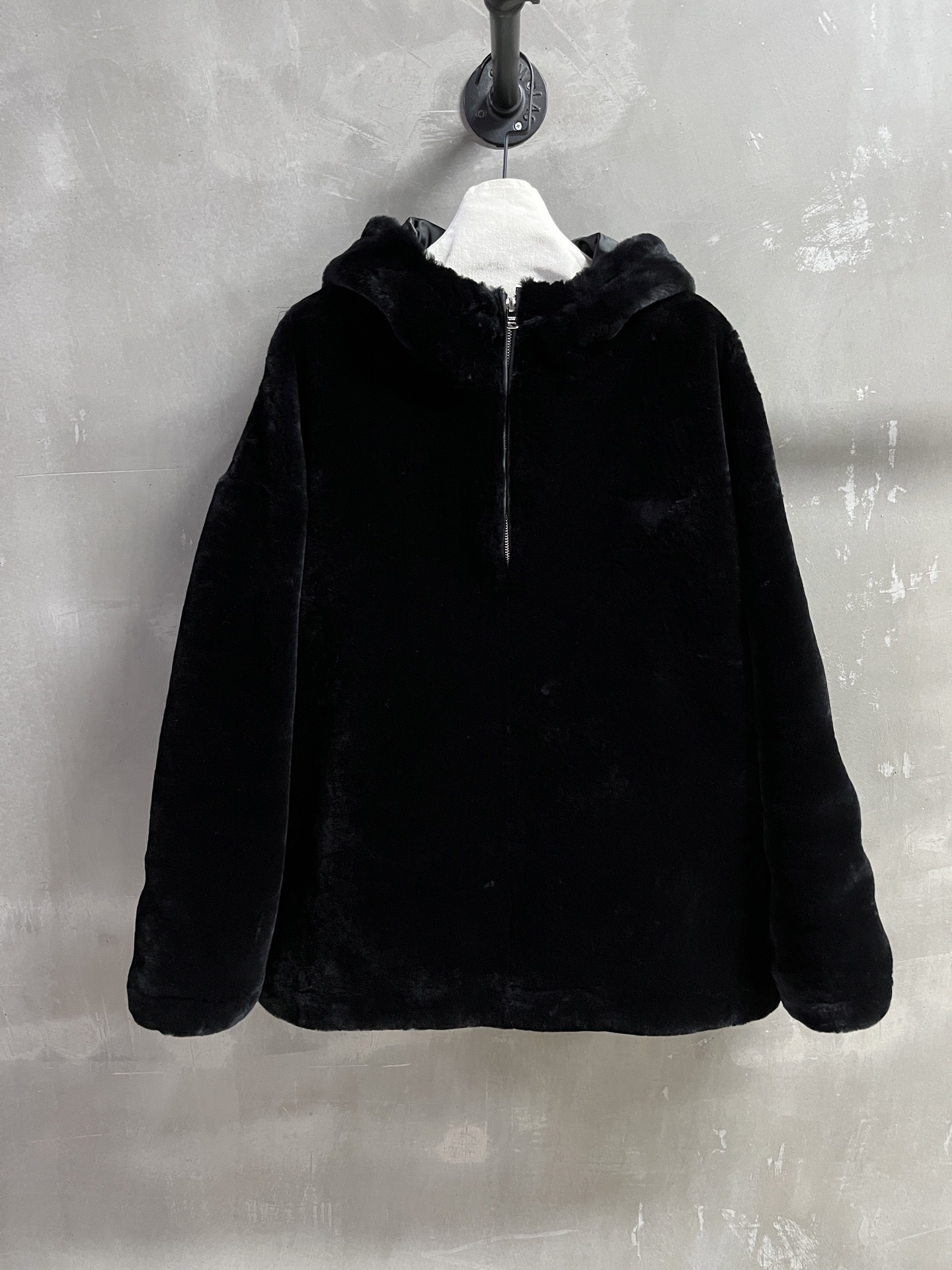 2025 Early Autumn Pr*da Melancholy Style Melinau Wool Outfit with Dust-Proof Bag – Size M-XL - 图片 1