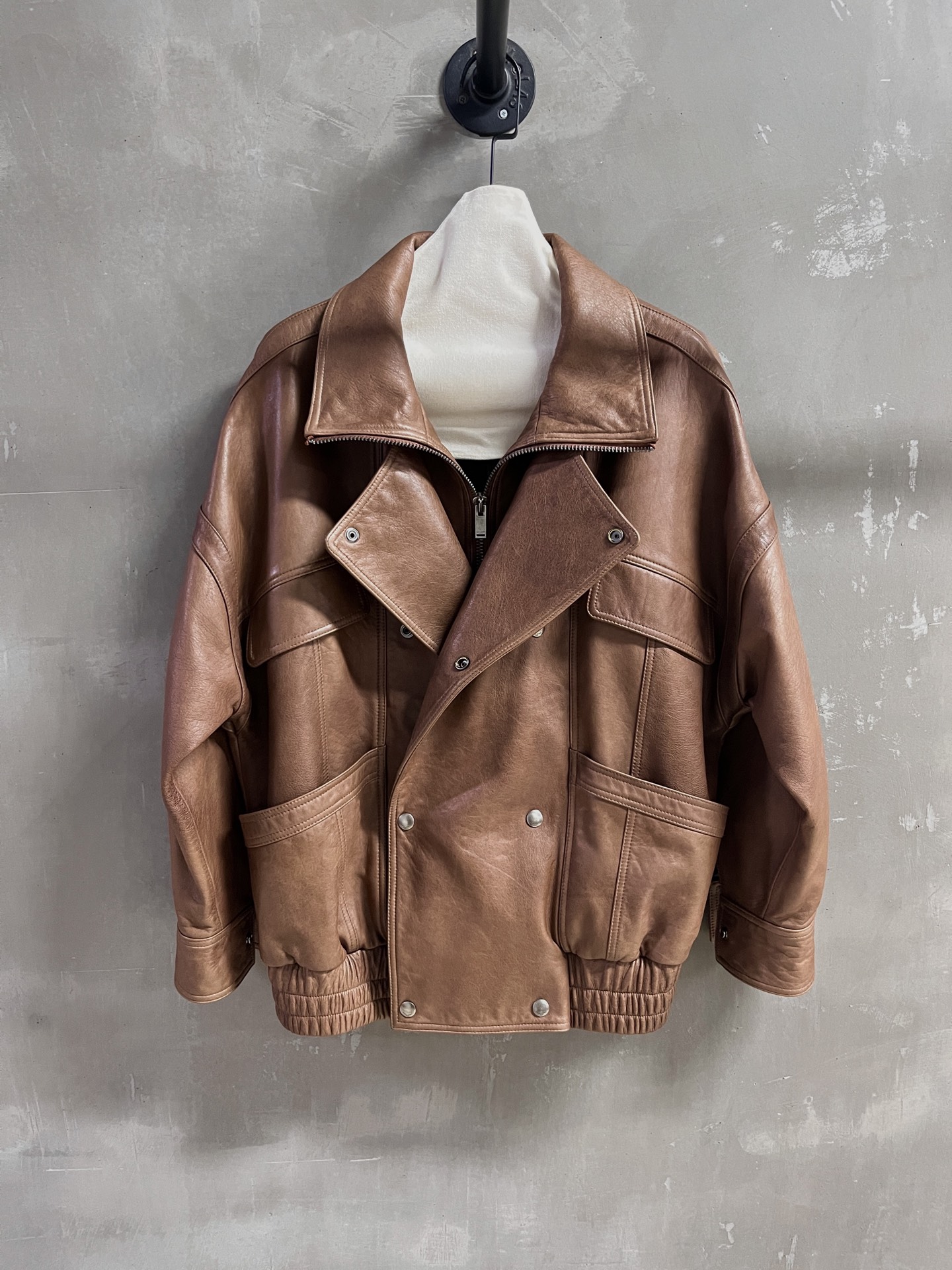 “Saint Laurent P3072 Women’s Leather Suit with Dust-Proof Bag | 2025 Autumn Collection” - 图片 1