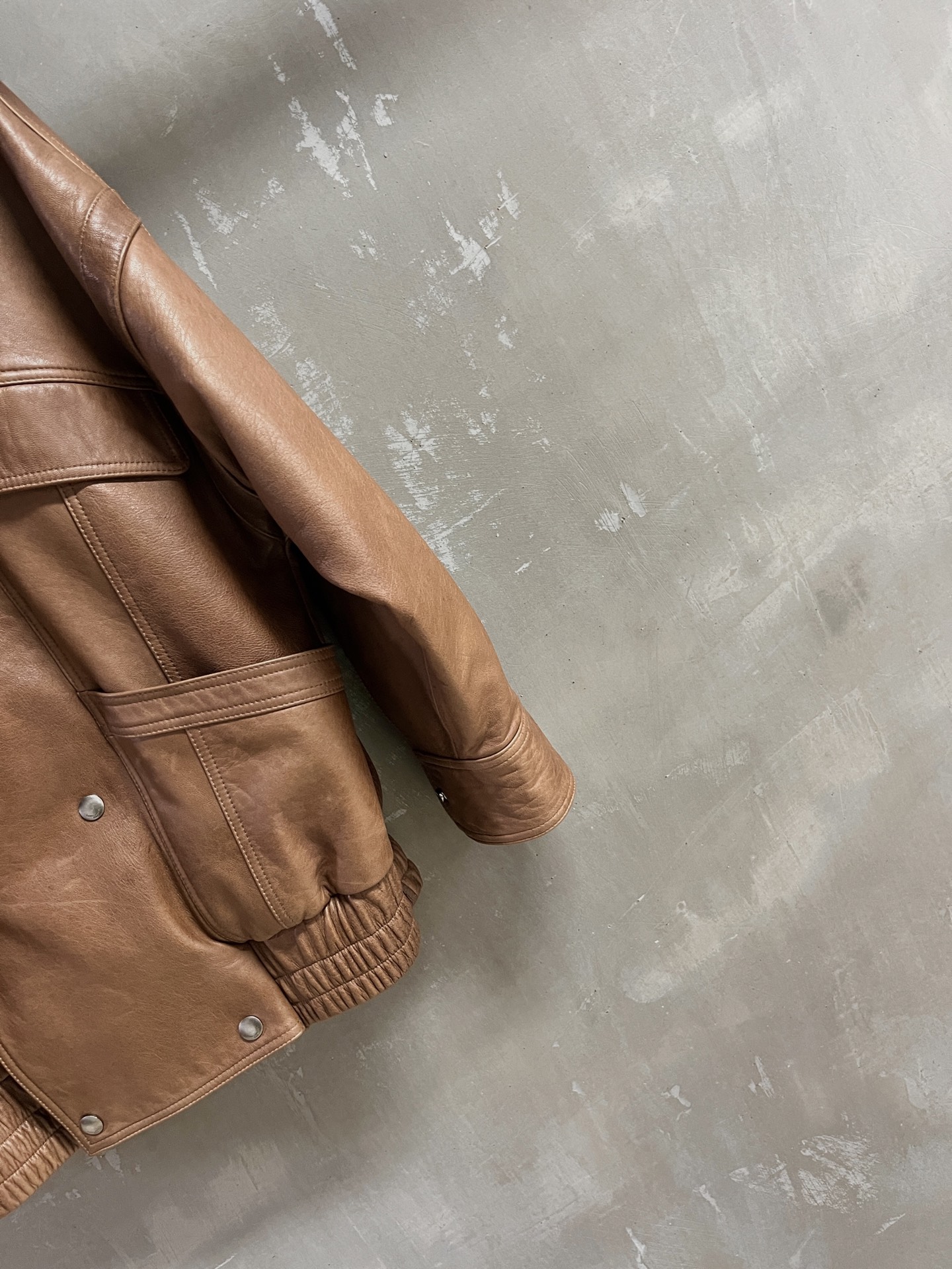 “Saint Laurent P3072 Women’s Leather Suit with Dust-Proof Bag | 2025 Autumn Collection” - 图片 3