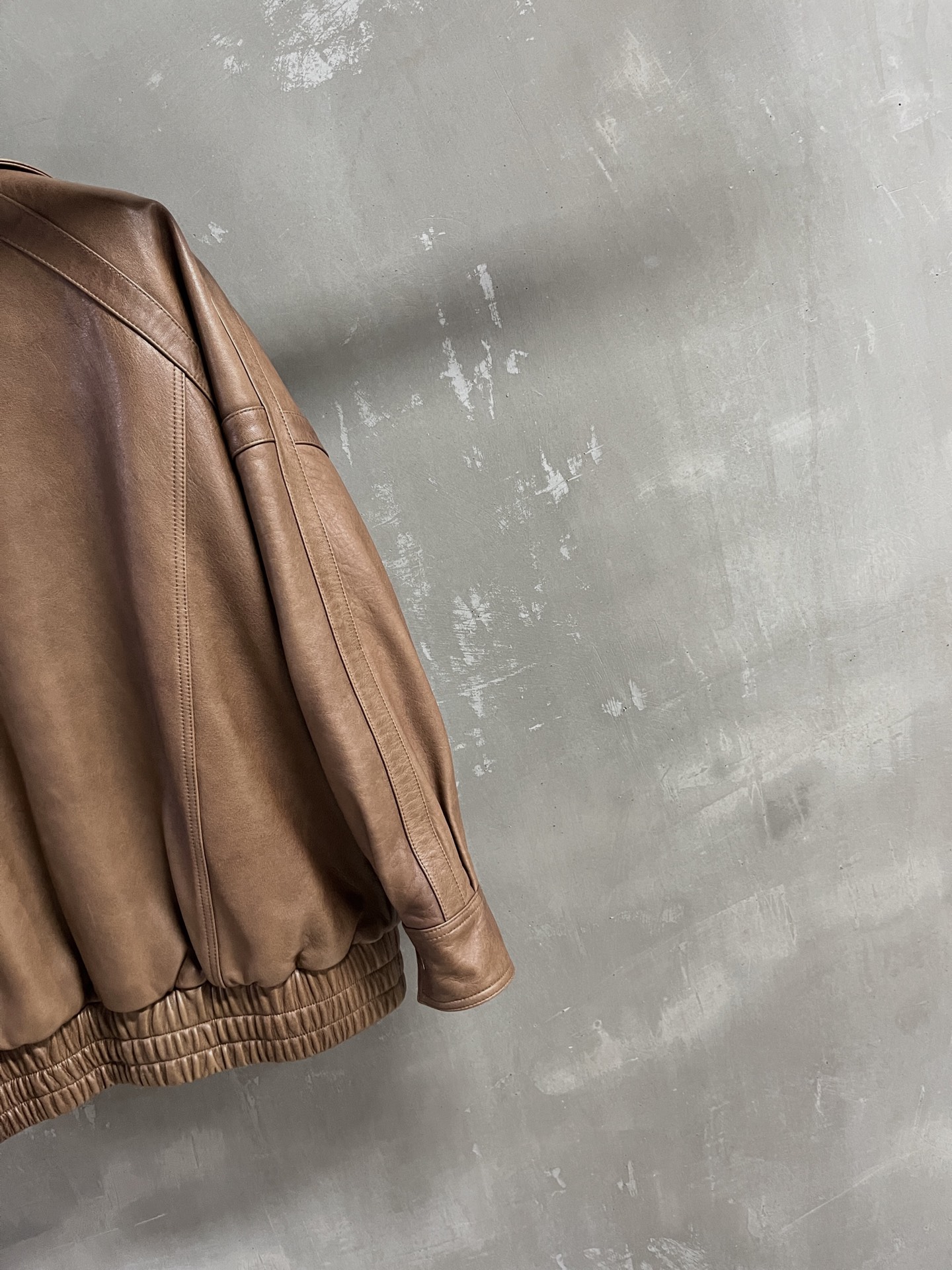 “Saint Laurent P3072 Women’s Leather Suit with Dust-Proof Bag | 2025 Autumn Collection” - 图片 8