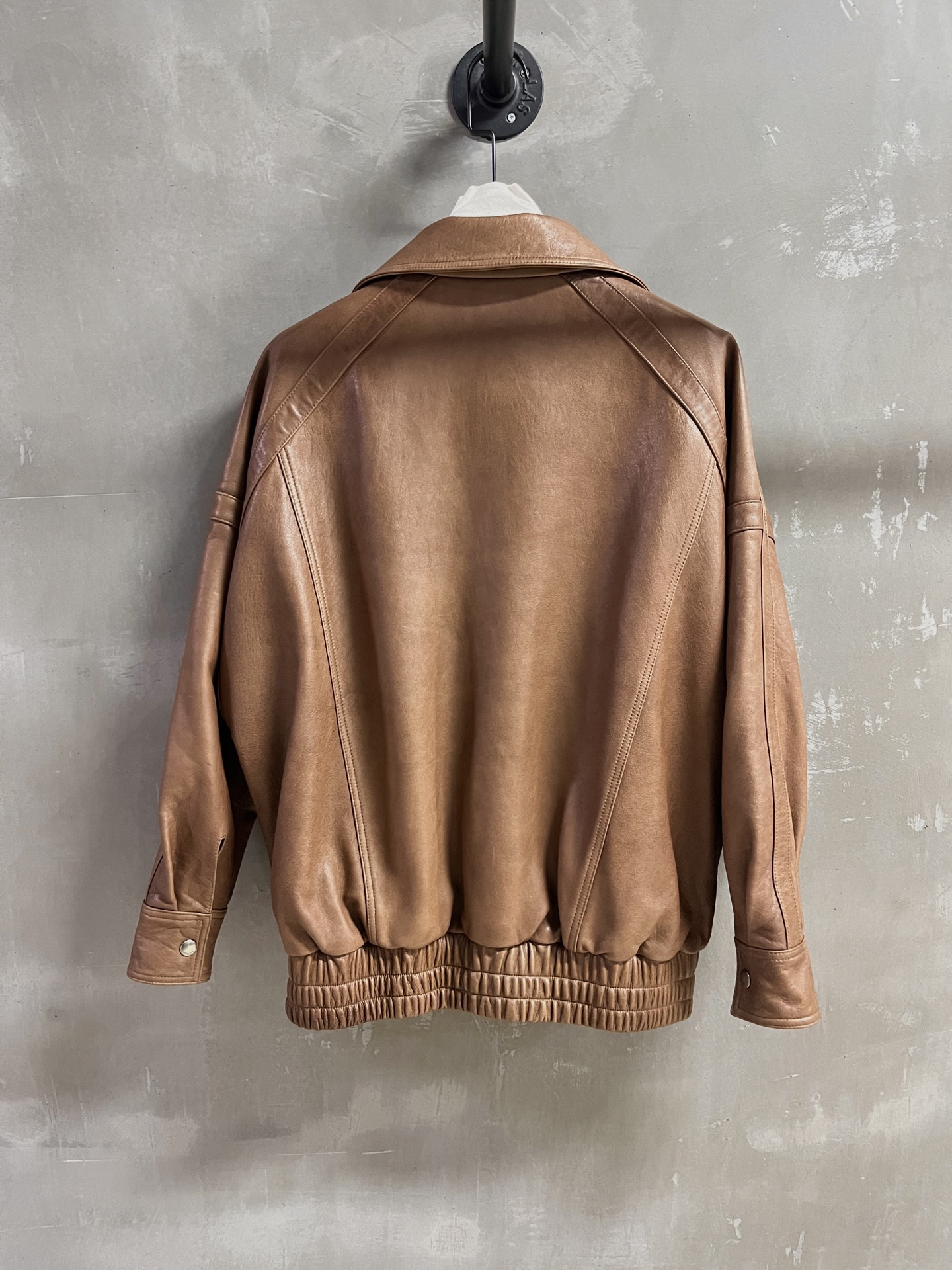 “Saint Laurent P3072 Women’s Leather Suit with Dust-Proof Bag | 2025 Autumn Collection” - 图片 9