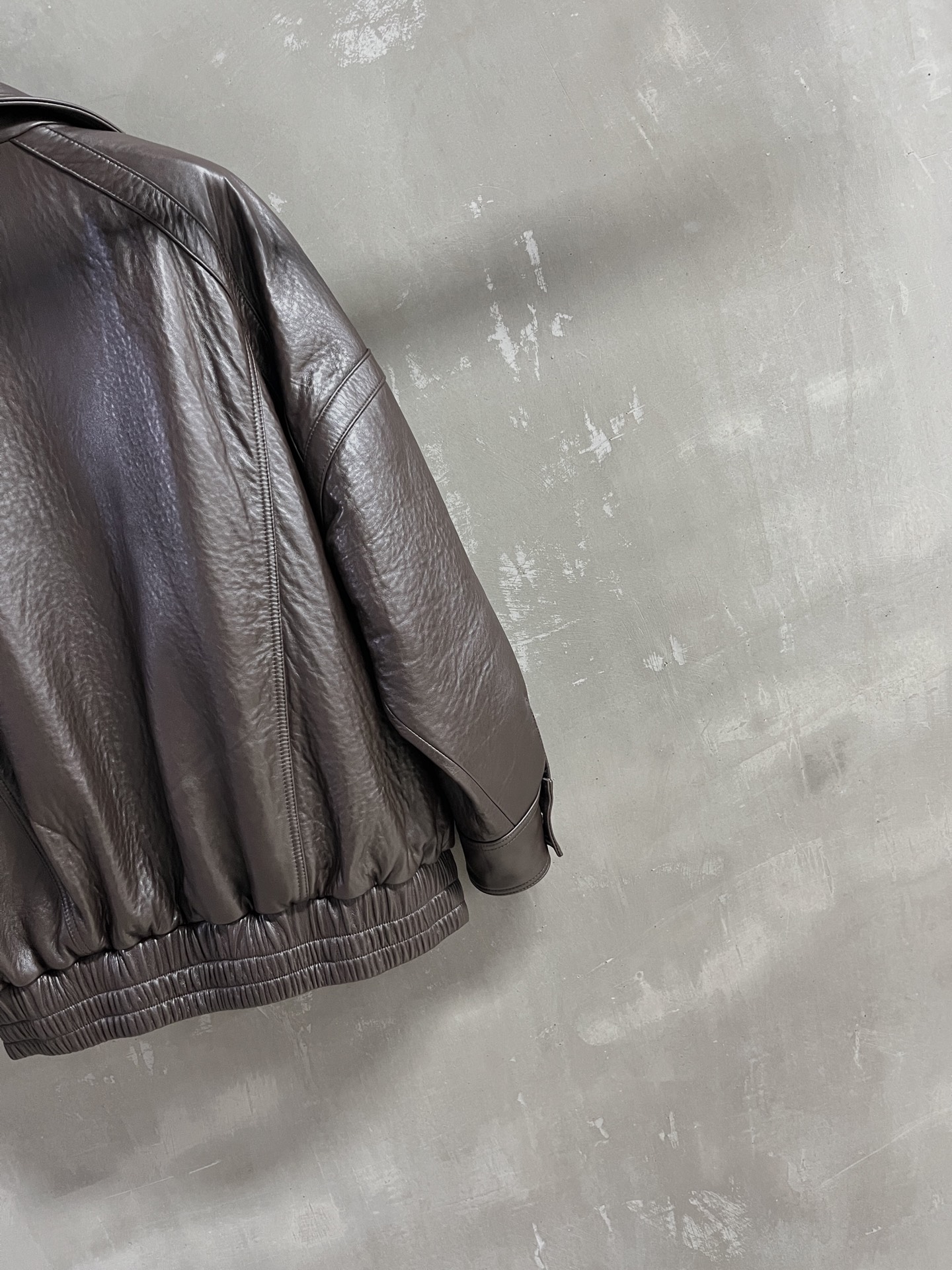 Title: Stylish Saint Laurent P3072 Female Outfit 2025 Autumn Collection Summary: Stylish one-size-fits-all outfit with leather face, available in sizes S-LM, featuring bras - 图片 7