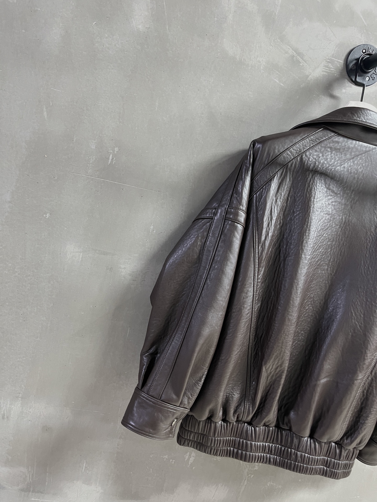 Title: Stylish Saint Laurent P3072 Female Outfit 2025 Autumn Collection Summary: Stylish one-size-fits-all outfit with leather face, available in sizes S-LM, featuring bras - 图片 8