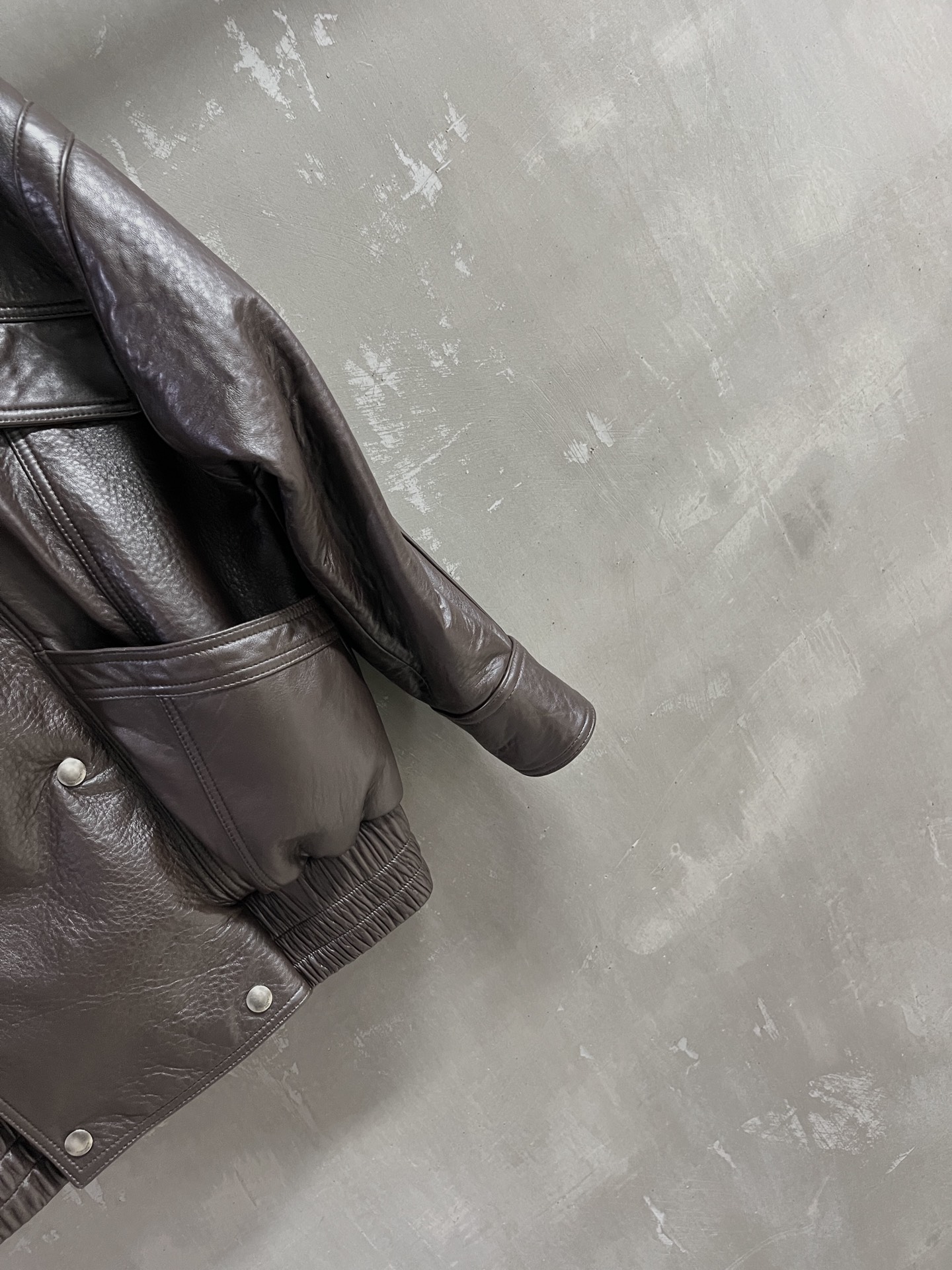 Title: Stylish Saint Laurent P3072 Female Outfit 2025 Autumn Collection Summary: Stylish one-size-fits-all outfit with leather face, available in sizes S-LM, featuring bras - 图片 6