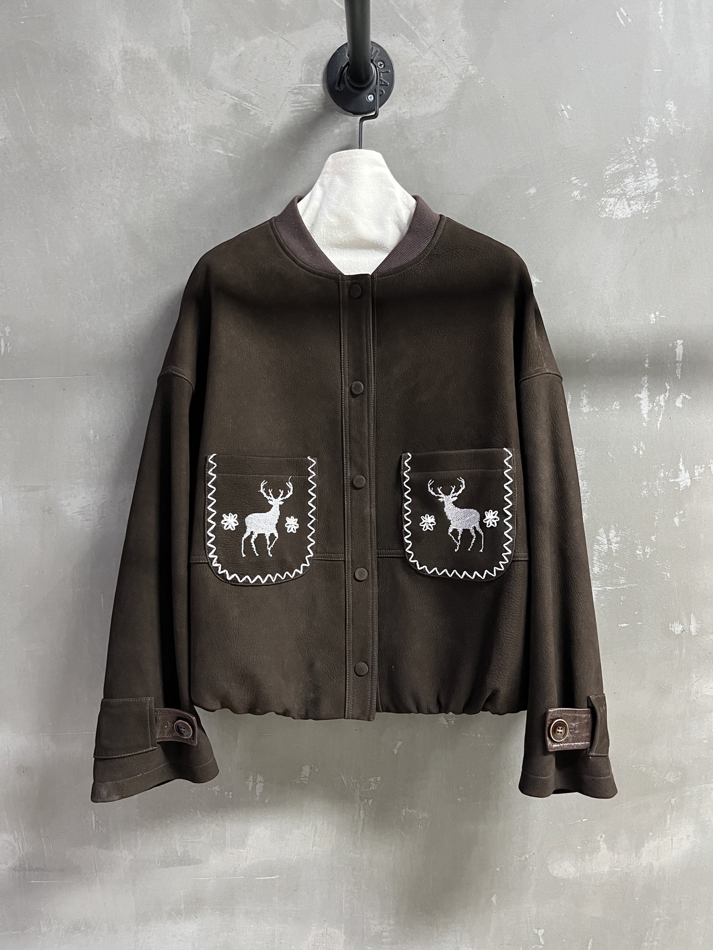 2025 Fashion: Elk Embroidered Leather Jacket for Bad Girls – MiuMi* Profile Review - 图片 1