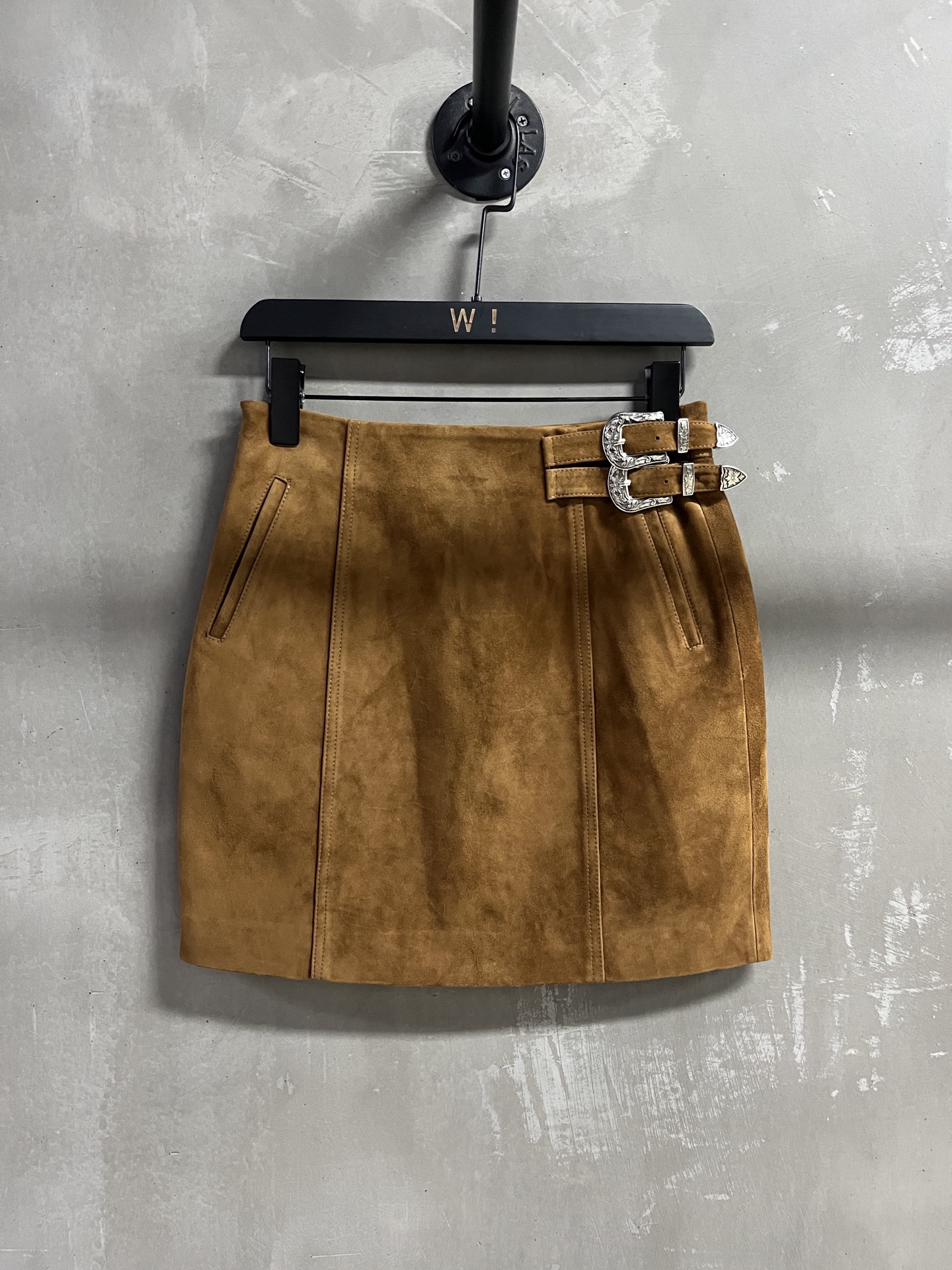 “2025 Autumn Women’s Suit P1872: Stylish, Sweet, and Cool Design with Turkish Sheepskin Material” - 图片 1