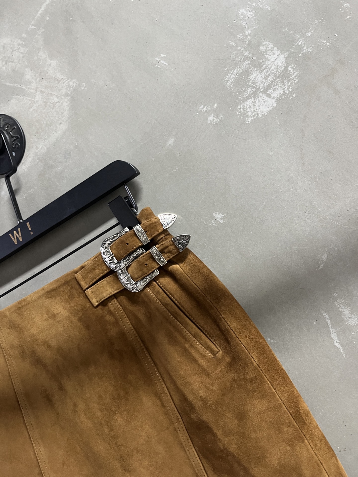 “2025 Autumn Women’s Suit P1872: Stylish, Sweet, and Cool Design with Turkish Sheepskin Material” - 图片 2
