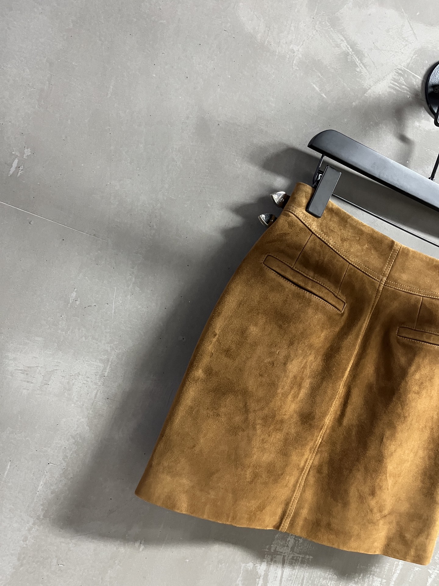 “2025 Autumn Women’s Suit P1872: Stylish, Sweet, and Cool Design with Turkish Sheepskin Material” - 图片 8