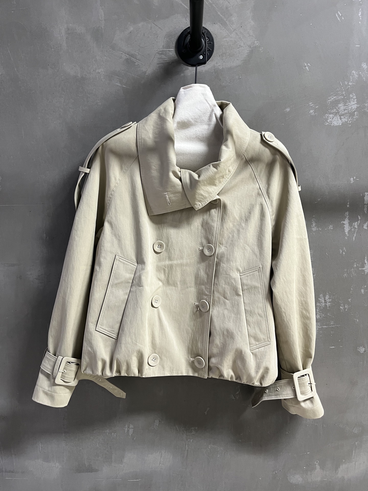 NO:636802,Introduction to Ac*e Studio｜2025 New Autumn Clothing Products This season’s best outerwear items!  Original custom-made, sweet and cool retro style, easy-to-match and fashionable version!  - MATERIAL Material - Leather imported original high weave density fabric size S- L M size bust 120 length 57 raglan sleeve length 73 price, saint laurent-clothing, dior, saint laurent, jackets & coats, alexander wang19860909Ac*e Studio简介｜2025秋装新品 本季度最佳外套单品！原版订制 甜酷风复古气质,版型不挑人百搭又时髦！ - MATERIAL 材质 - 皮面进口原版高织数密度面料 sizeＳ- L M码胸围120 衣长57 连肩袖长73 price,圣罗兰-服装,dior,saint laurent,jackets & coats,alexander wang,Women's clothing