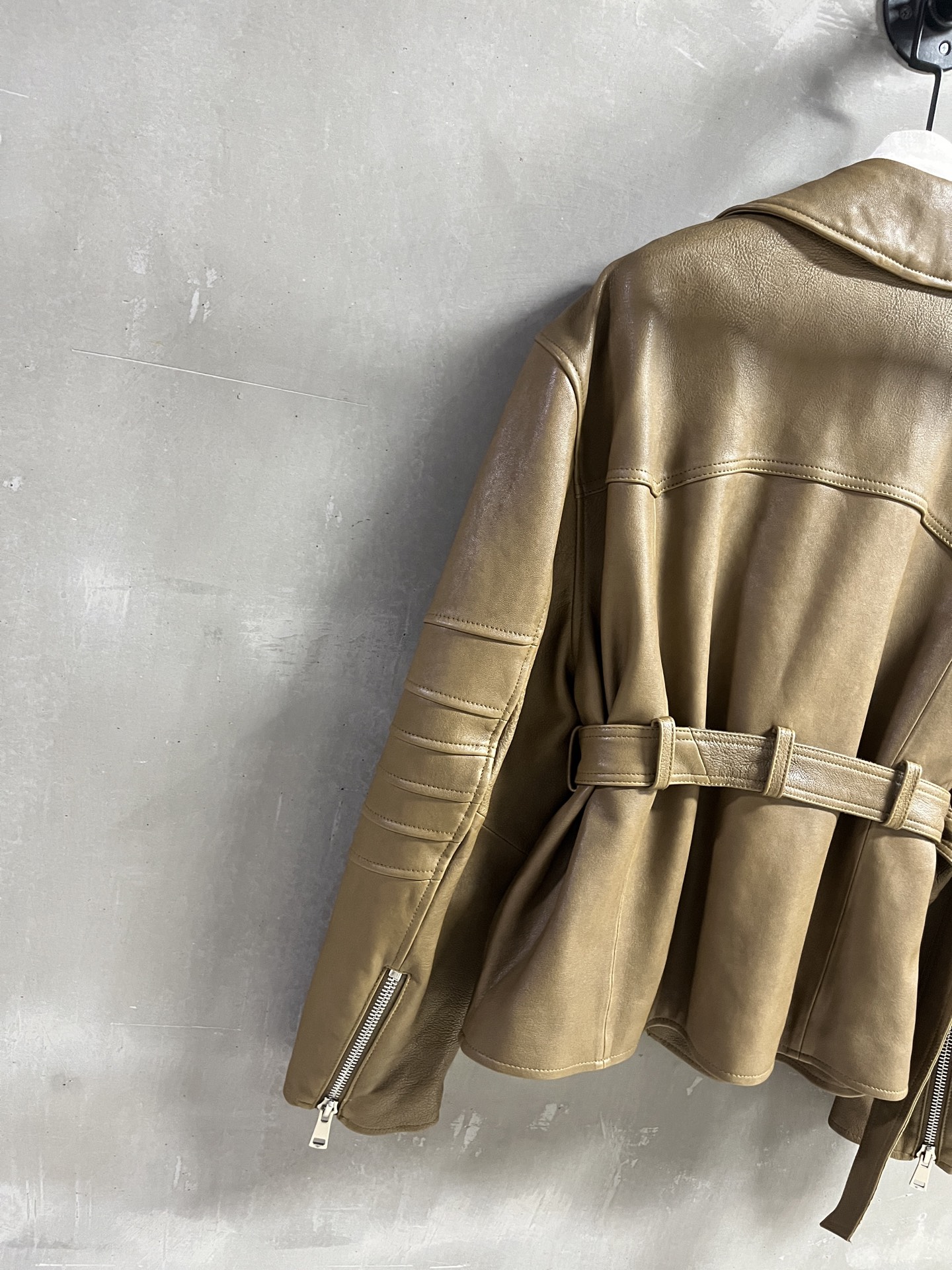 Vintage-Style Lambskin Leather Jacket - Timeless Sweet Cool Outerwear 9 i1756391918636 7794 0 7