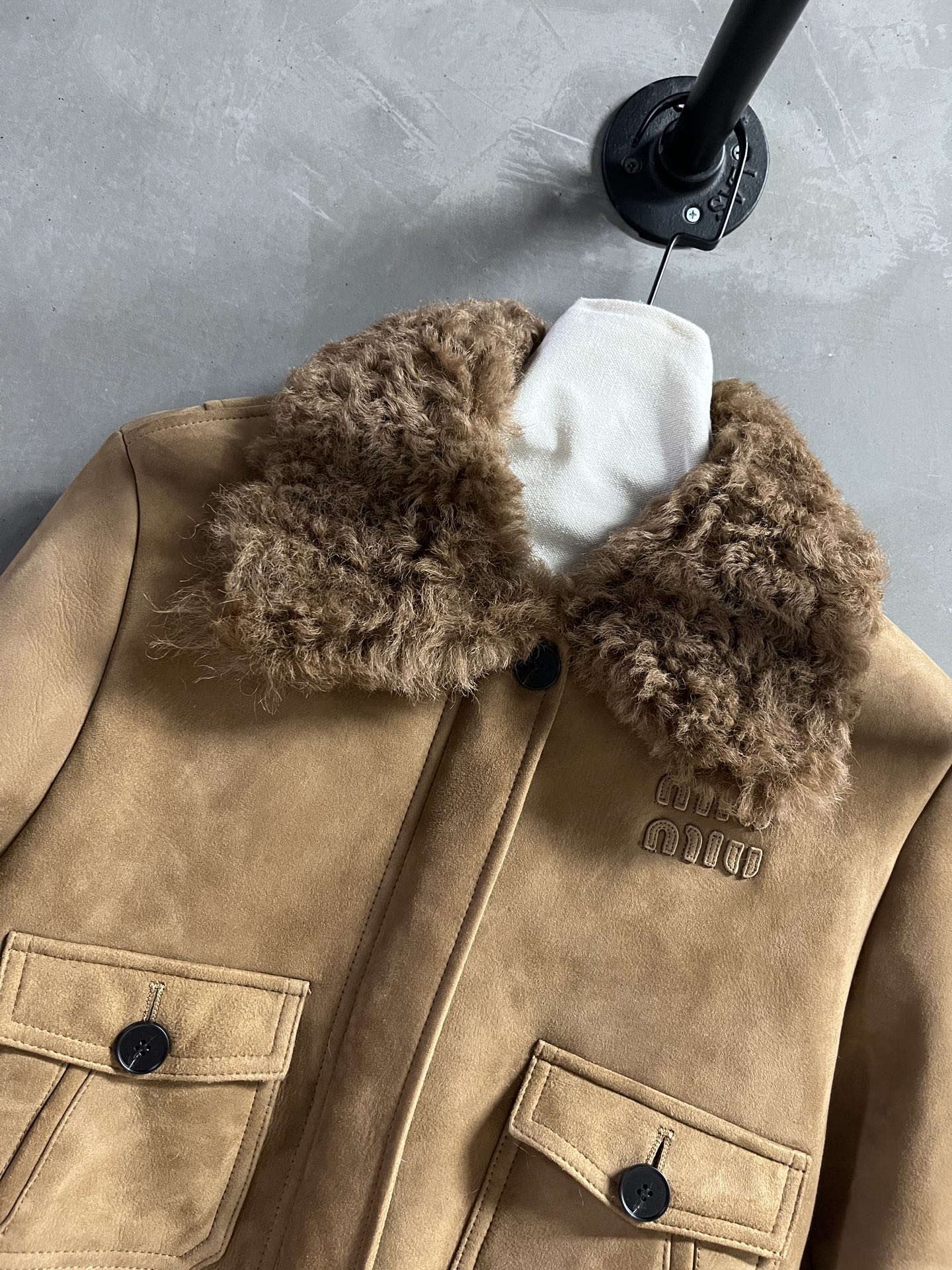 Miu Miu Shearling Jacket: Chic, Slim Fit, and Versatile Fall Fashion 6 i1756394875817 8787 0 3