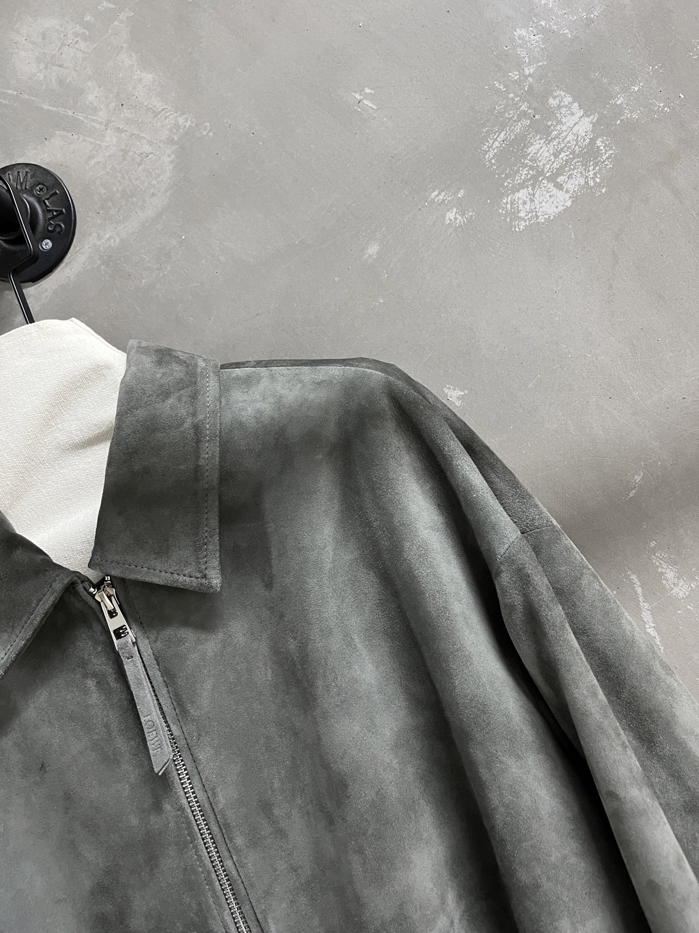 Loewe Leather Jacket: Stylish & Versatile Fall 2025 Collection - Must-Have! 6 i1756565427083 1356 0 2