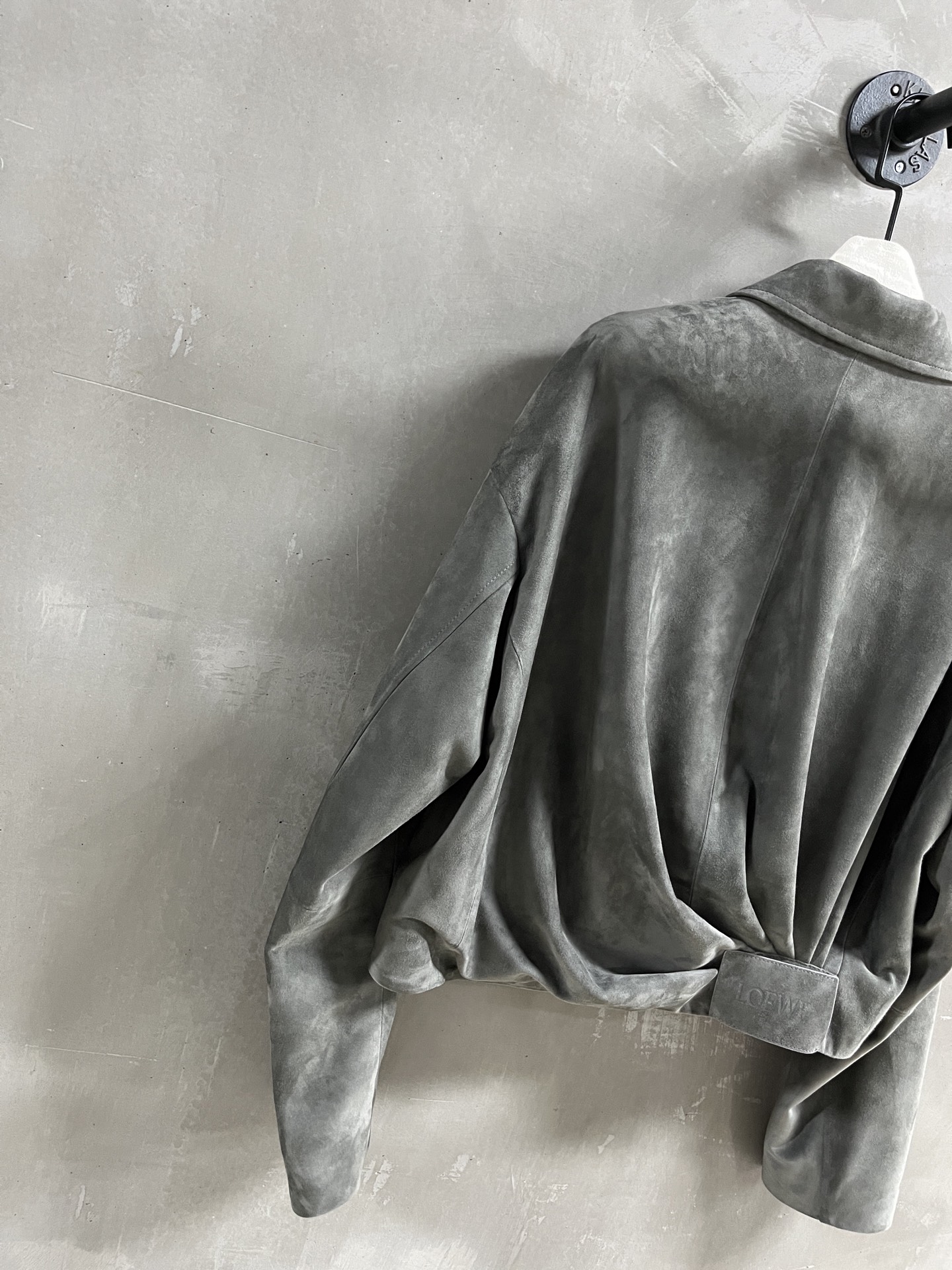 Loewe Leather Jacket: Stylish & Versatile Fall 2025 Collection - Must-Have! 9 i1756565436648 1679 0 7