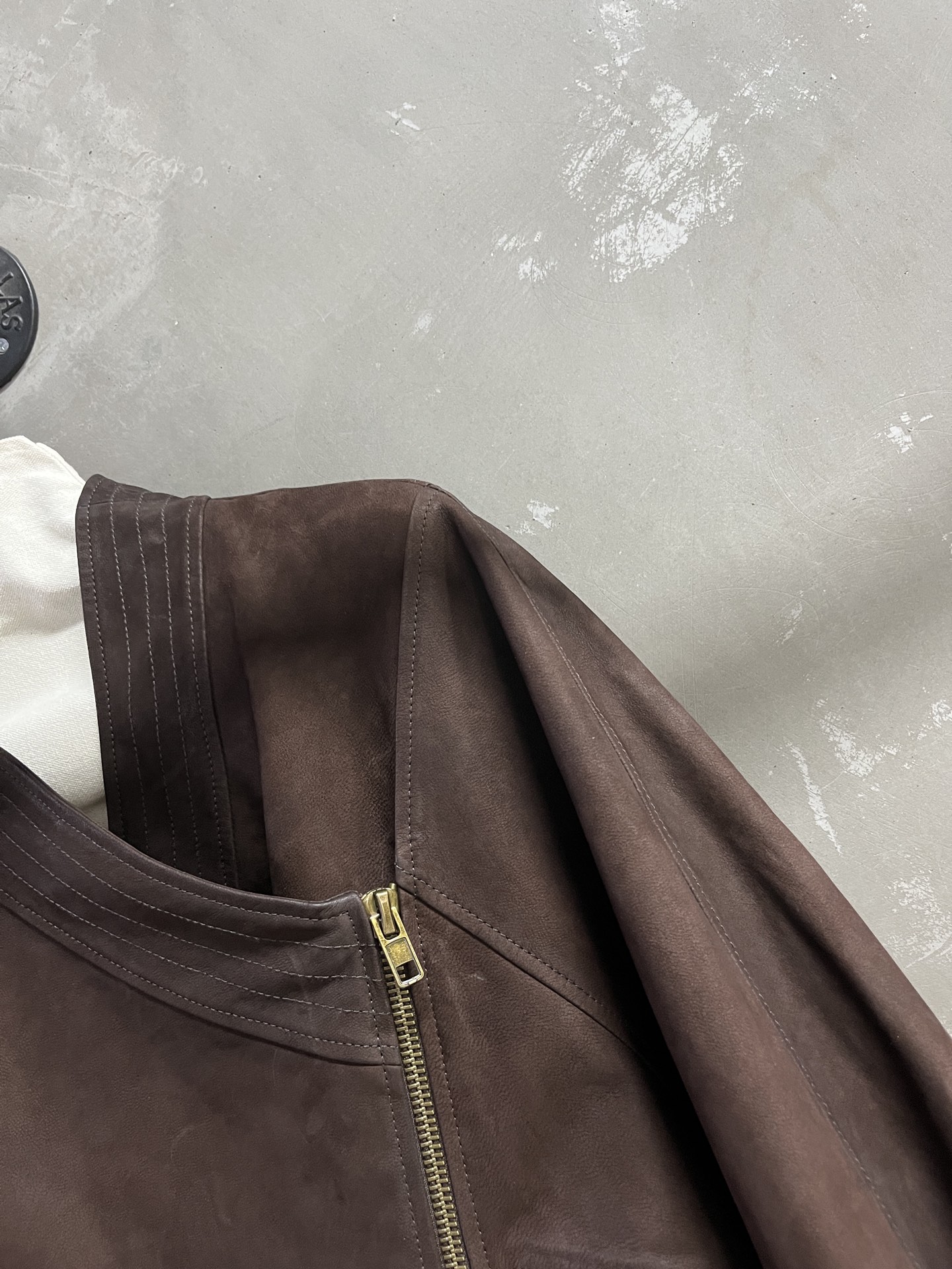 Isabel Marant Leather Jacket - Relaxed Fit, Vintage Style, Fall 2025 Collection 8 i1756740897163 1064 0 4