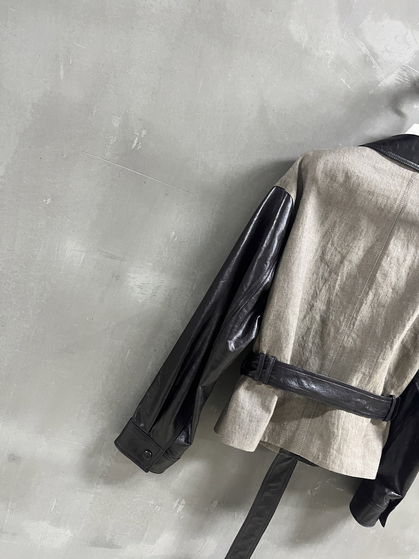 Classic Lambskin Leather Jacket: Timeless Style & Comfortable Fit 9 i1757086454342 4184 0 7