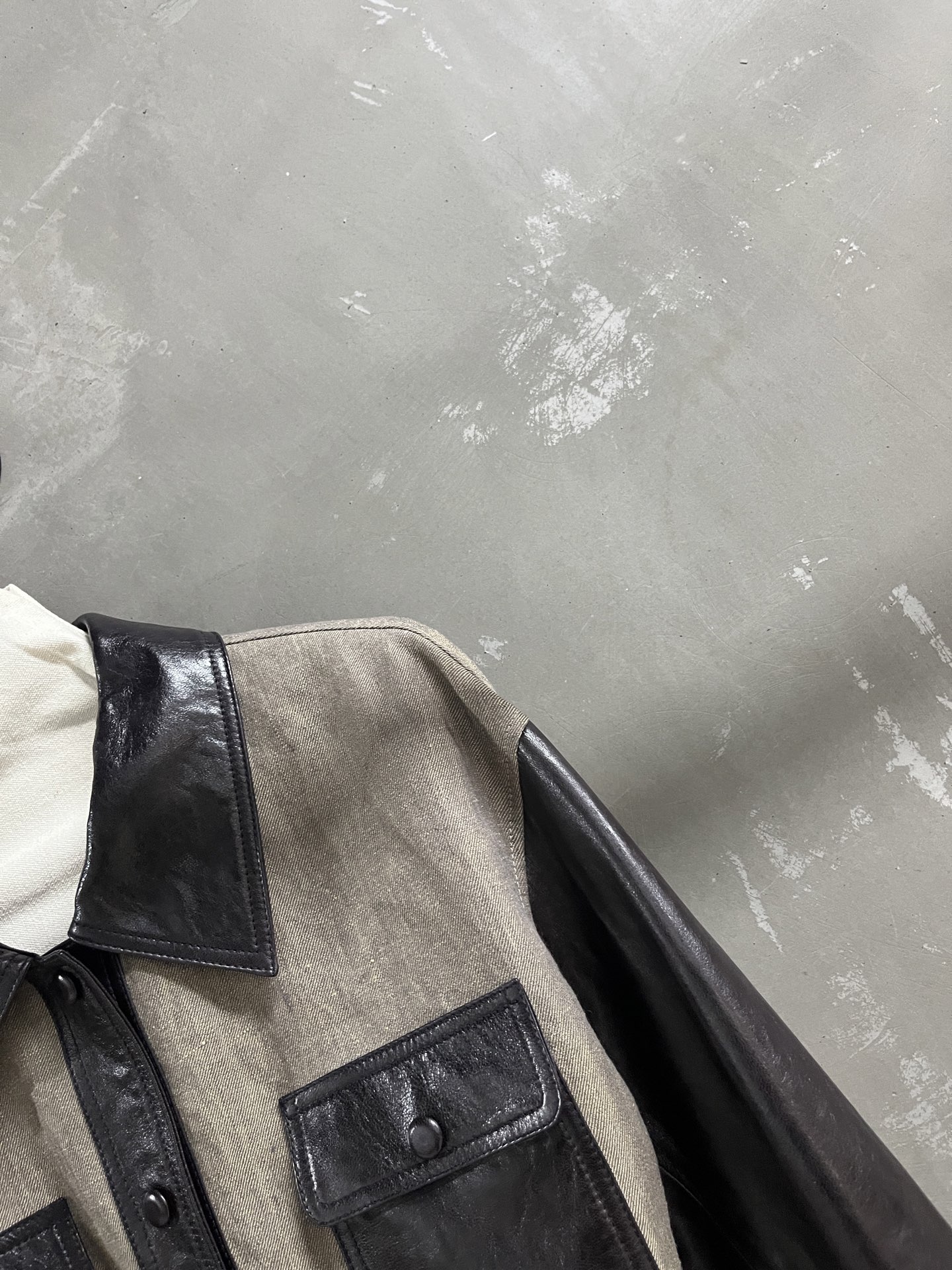 Classic Lambskin Leather Jacket: Timeless Style & Comfortable Fit 5 i1757086454513 3468 0 2