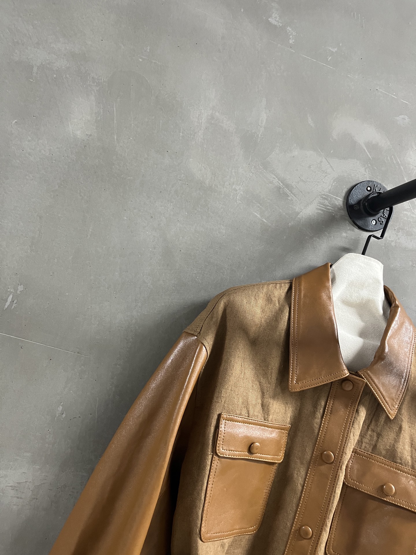 Classic Lambskin Leather Jacket - Timeless Style & Comfortable Fit 7 i1757086534914 9280 0 4
