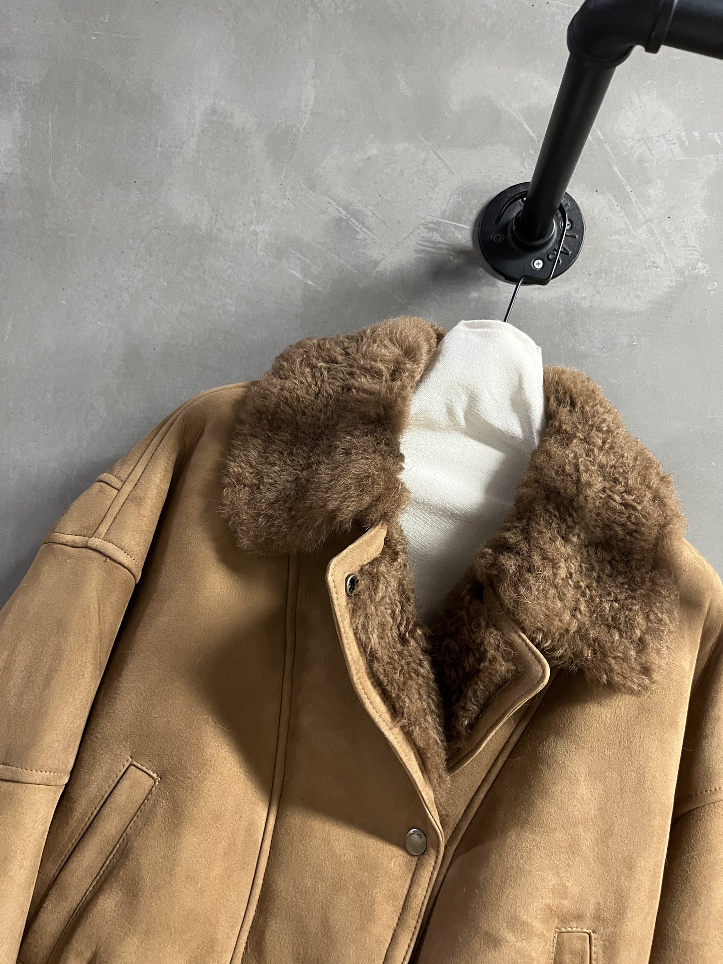 Saint Laurent Shearling Leather Jacket - Autumn 2025 Collection 6 i1757087360660 3377 0 3