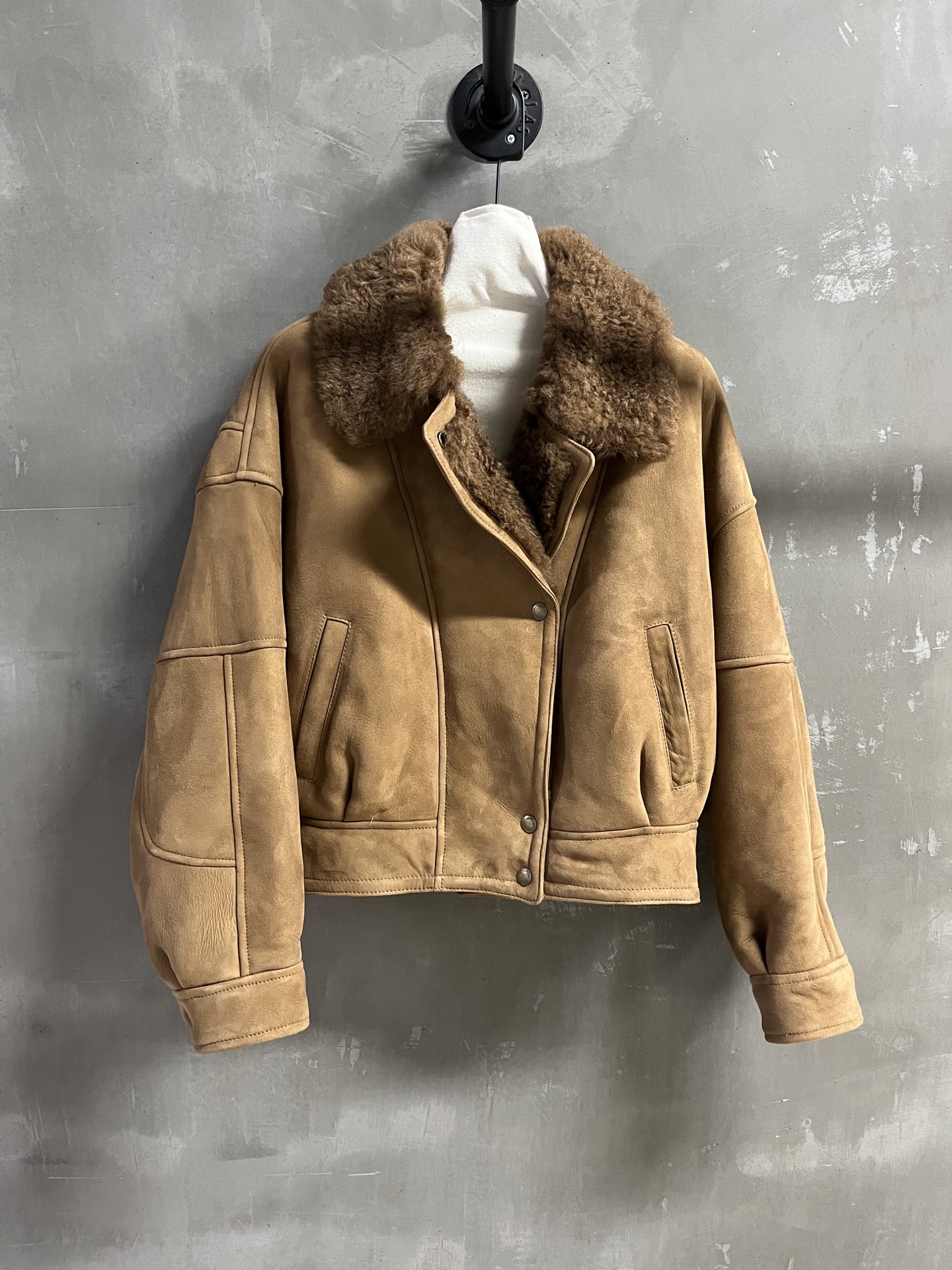Saint Laurent Shearling Leather Jacket - Autumn 2025 Collection 3 i1757087361096 7691 0 0
