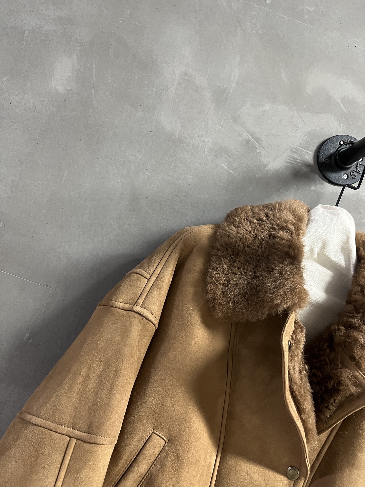 Saint Laurent Shearling Leather Jacket - Autumn 2025 Collection 5 i1757087361128 8459 0 2
