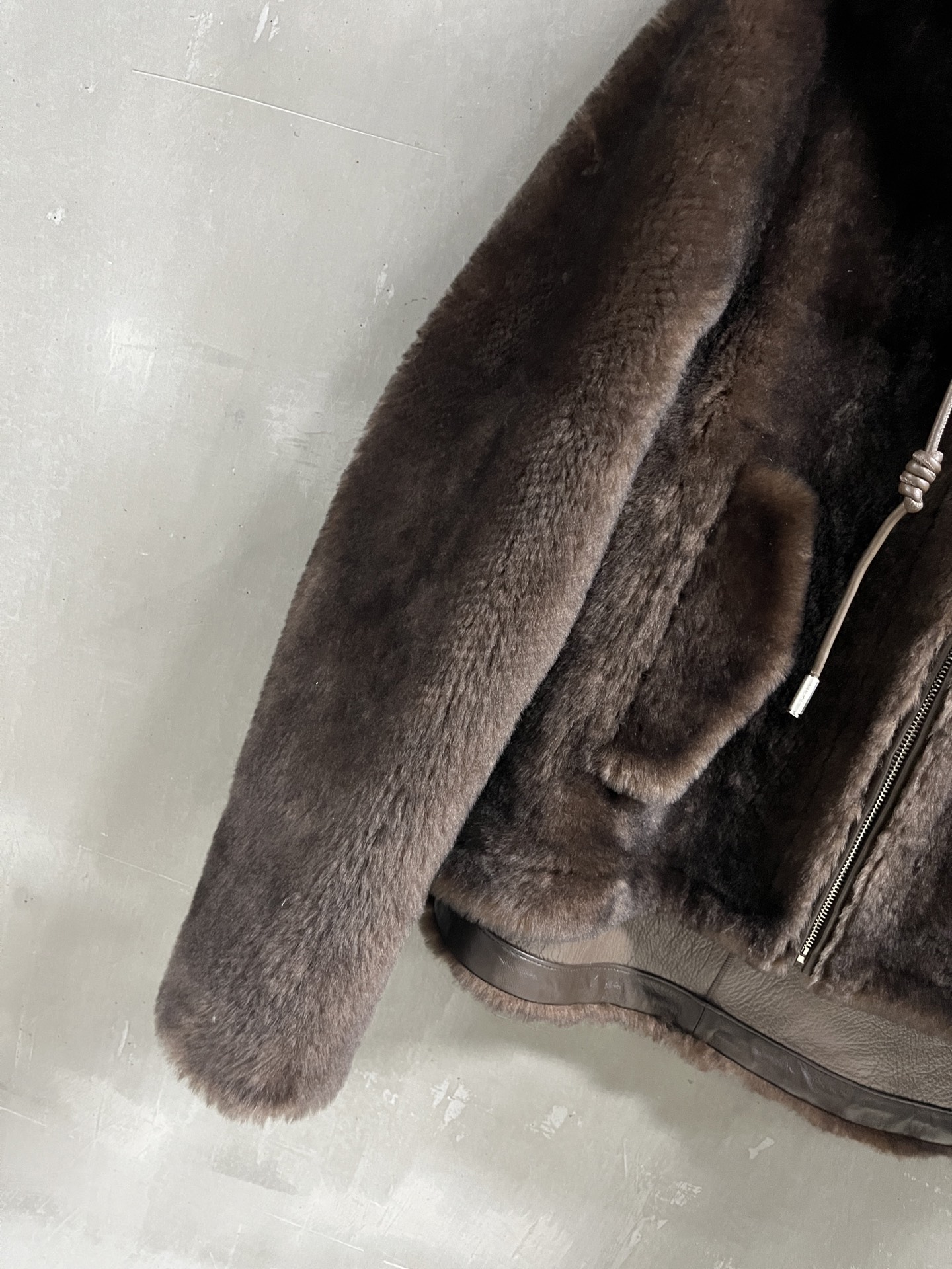 Loewe Shearling Jacket: Vintage Merino Wool, Stylish & Versatile Fit 5 i1757428657037 9987 0 2