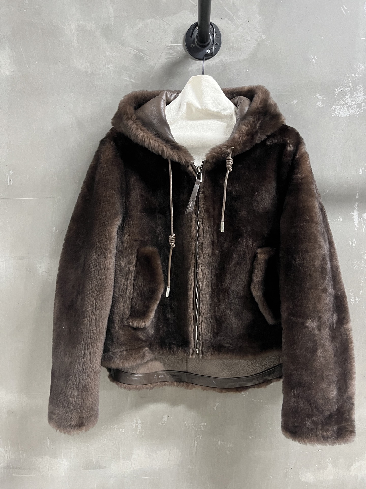 Loewe Shearling Jacket: Vintage Merino Wool, Stylish & Versatile Fit 3 i1757428667429 5663 0 0
