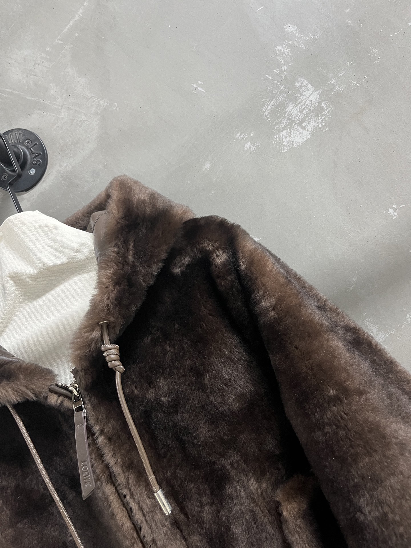 Loewe Shearling Jacket: Vintage Merino Wool, Stylish & Versatile Fit 6 i1757428670733 9209 0 3