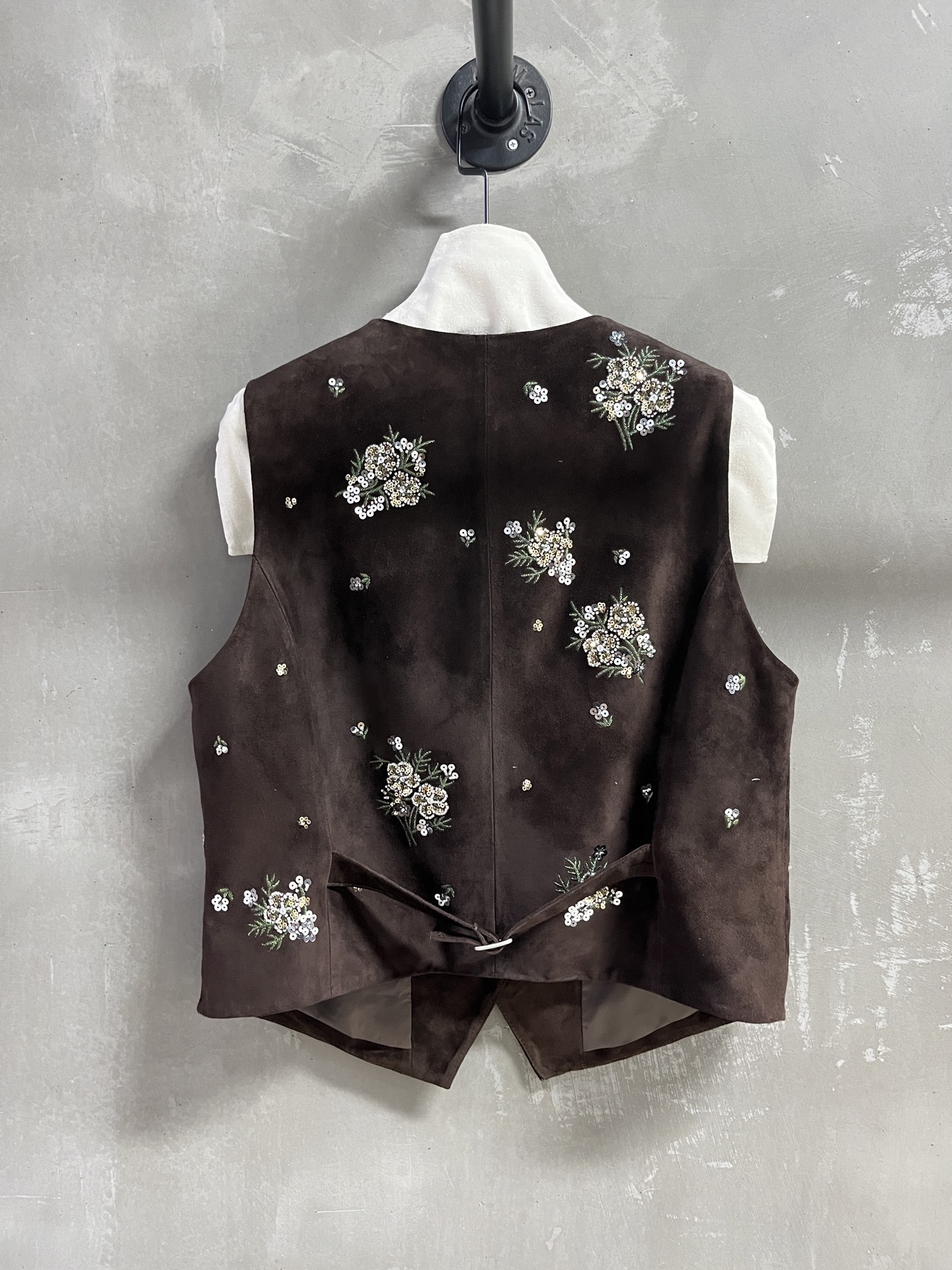 Miu Miu Vest: 2025 Pre-Fall Collection, Exquisite Embroidery, Versatile Style 10 i1757517614476 4417 0 8