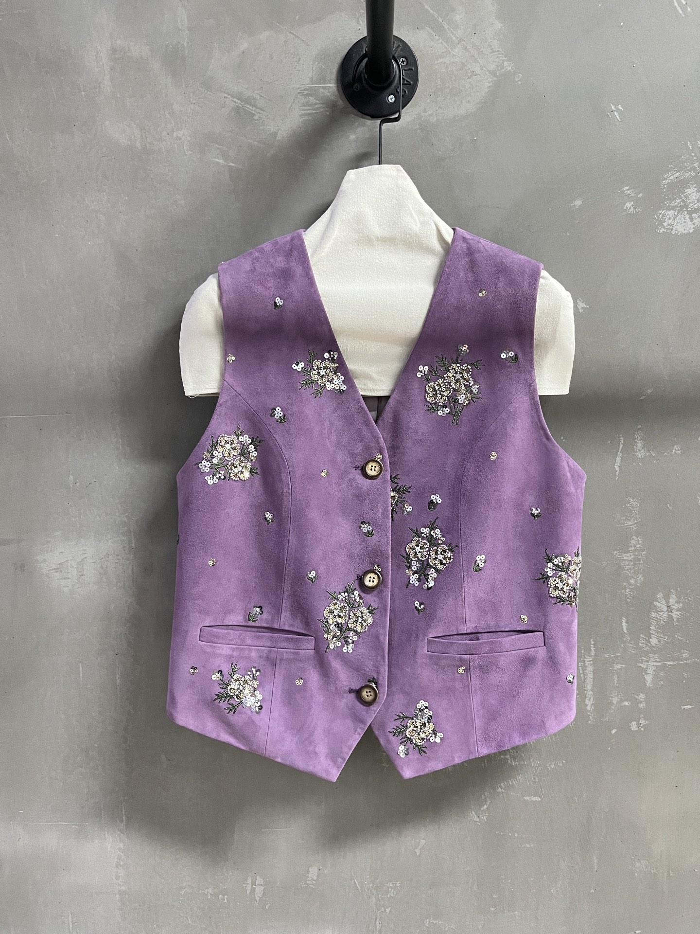 Miu Miu Inspired Embroidered Vest: Retro Chic & Versatile Style 3 i1757517681470 1183 0 0