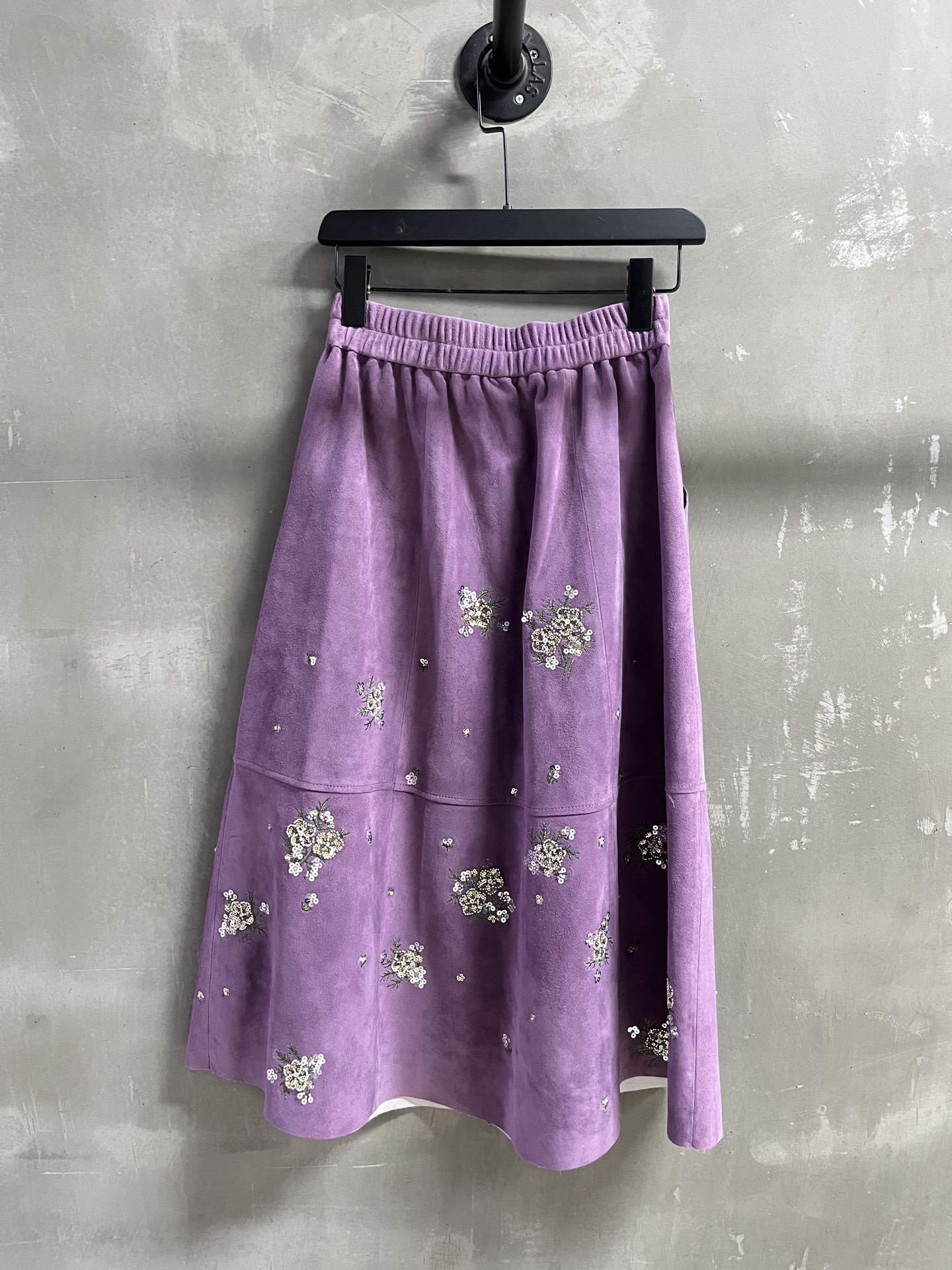 Miu Miu Embroidered Midi Skirt - Elegant Retro Style & Comfortable Fit 10 i1757518335295 4912 0 8