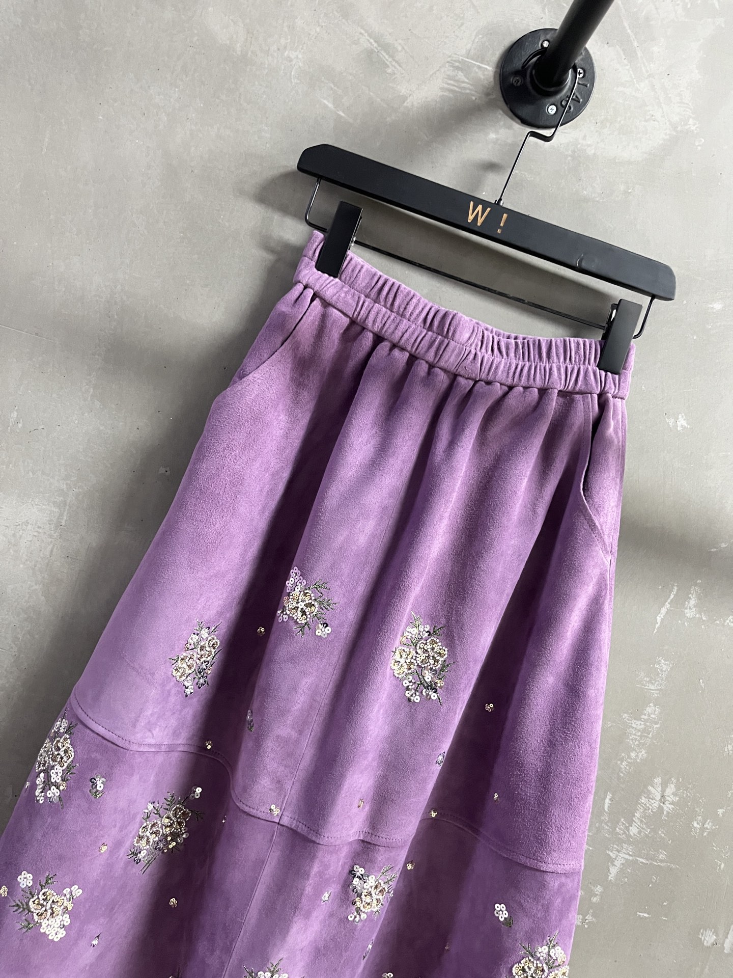 Miu Miu Embroidered Midi Skirt - Elegant Retro Style & Comfortable Fit 9 i1757518357715 4141 0 7