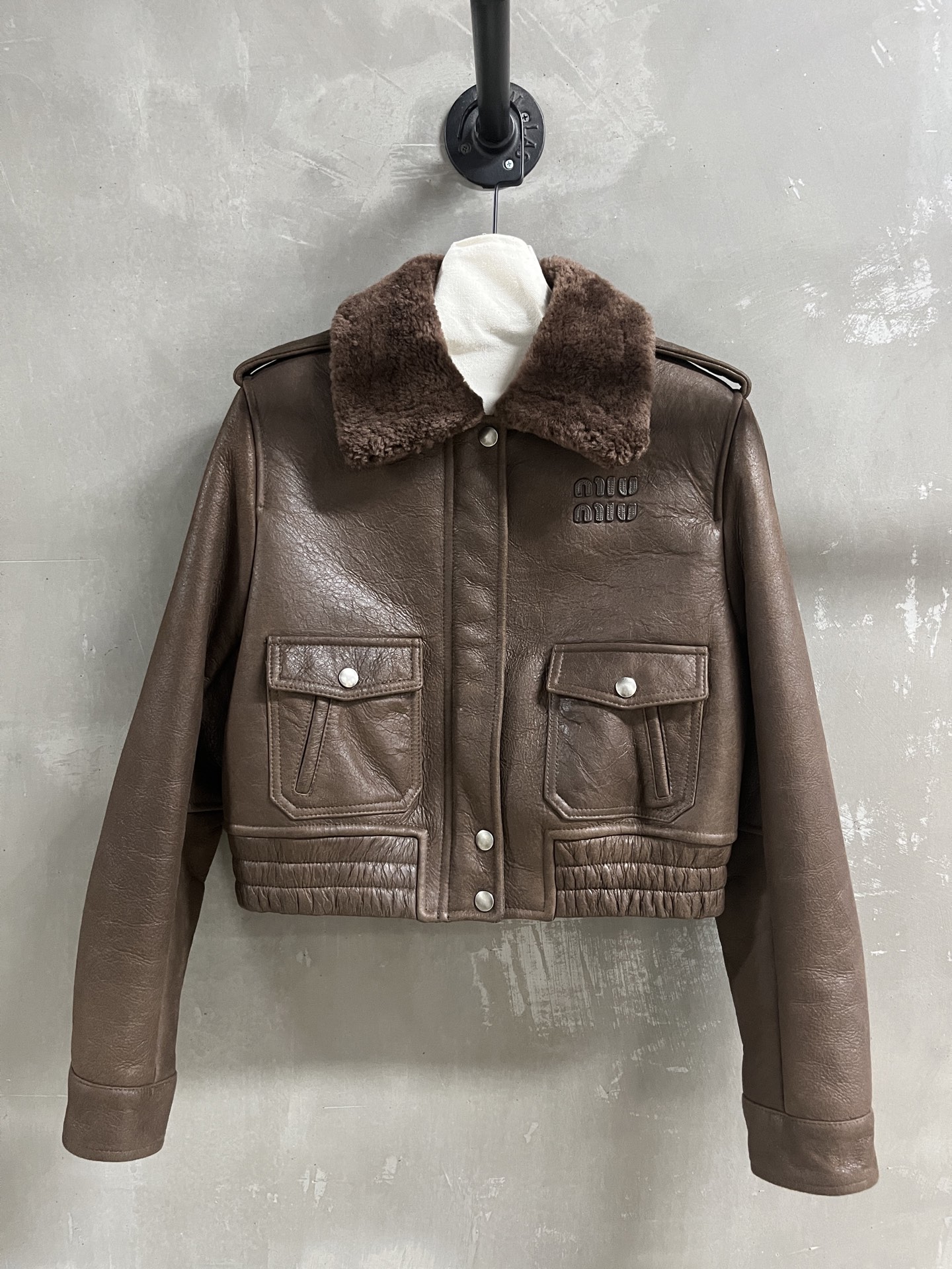 Miu Miu Shearling Jacket: Classic Design, Slim Fit, Versatile Style 2 i1758035056499 1308 0 0