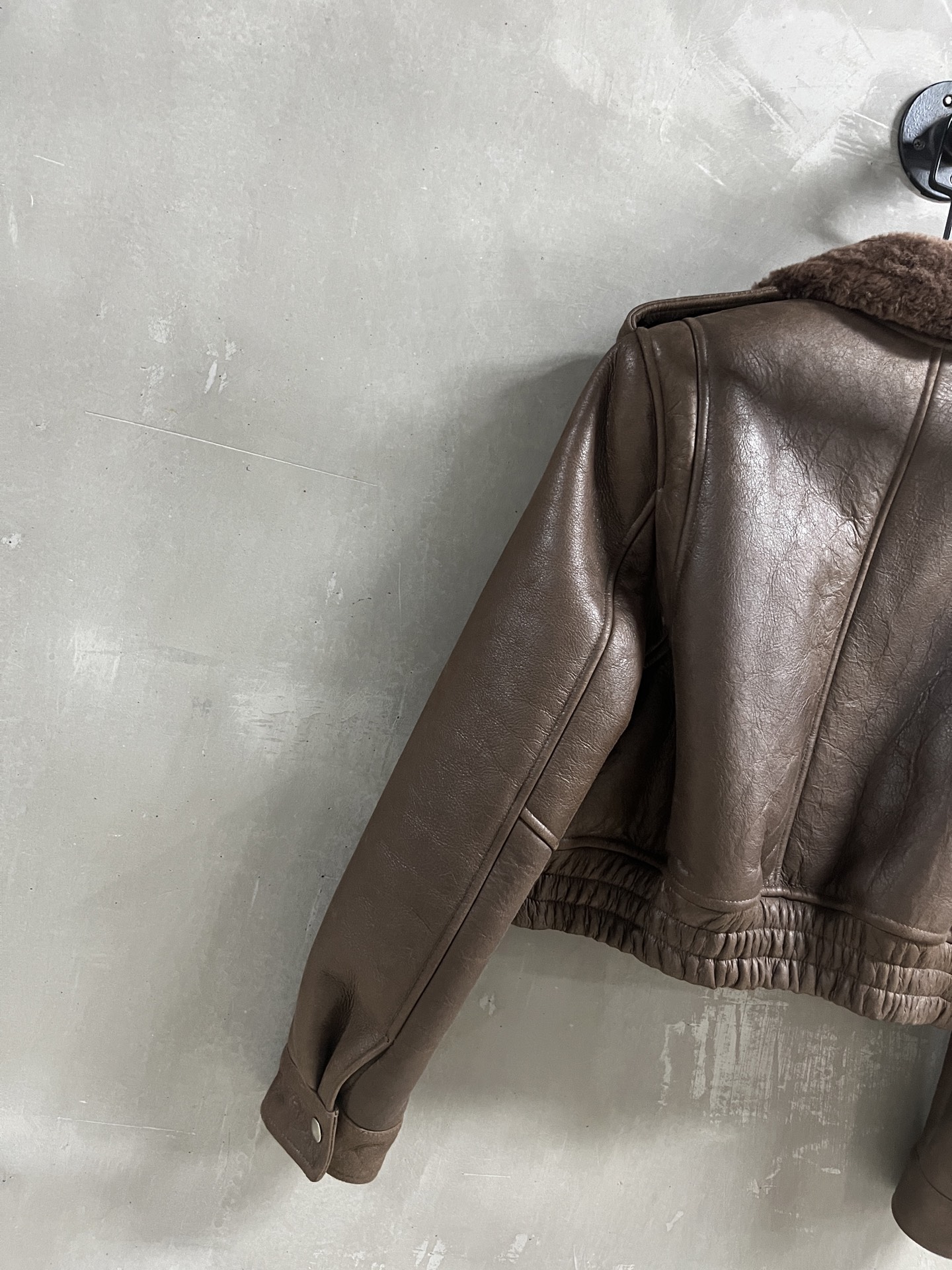 Miu Miu Shearling Jacket: Classic Design, Slim Fit, Versatile Style 9 i1758035060129 2818 0 7