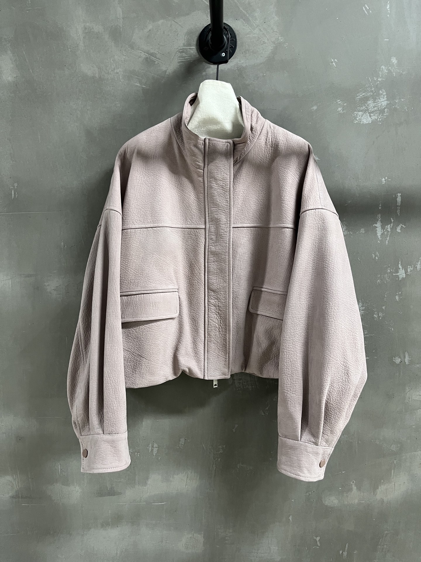 NO:636866,Introduction to The R*w｜2025 New Autumn Clothing Products This season’s best outerwear items!  Original custom-made, sweet and cool retro style, easy-to-match and fashionable version!  - MATERIAL - Leather imported Turkish mixed breed sheep cashmere size S- L M size chest 144 length 54 shoulder width 69 sleeve length 53 price, women's clothing, jackets & coats, alexander wang19860909The R*w简介｜2025秋装新品 本季度最佳外套单品！原版订制 甜酷风复古气质,版型不挑人百搭又时髦！ - MATERIAL 材质 - 皮面进口土耳其混种羊正绒 sizeＳ- L M码胸围144衣长54肩宽69袖长53 price,女装,jackets & coats,alexander wang,Women's clothing