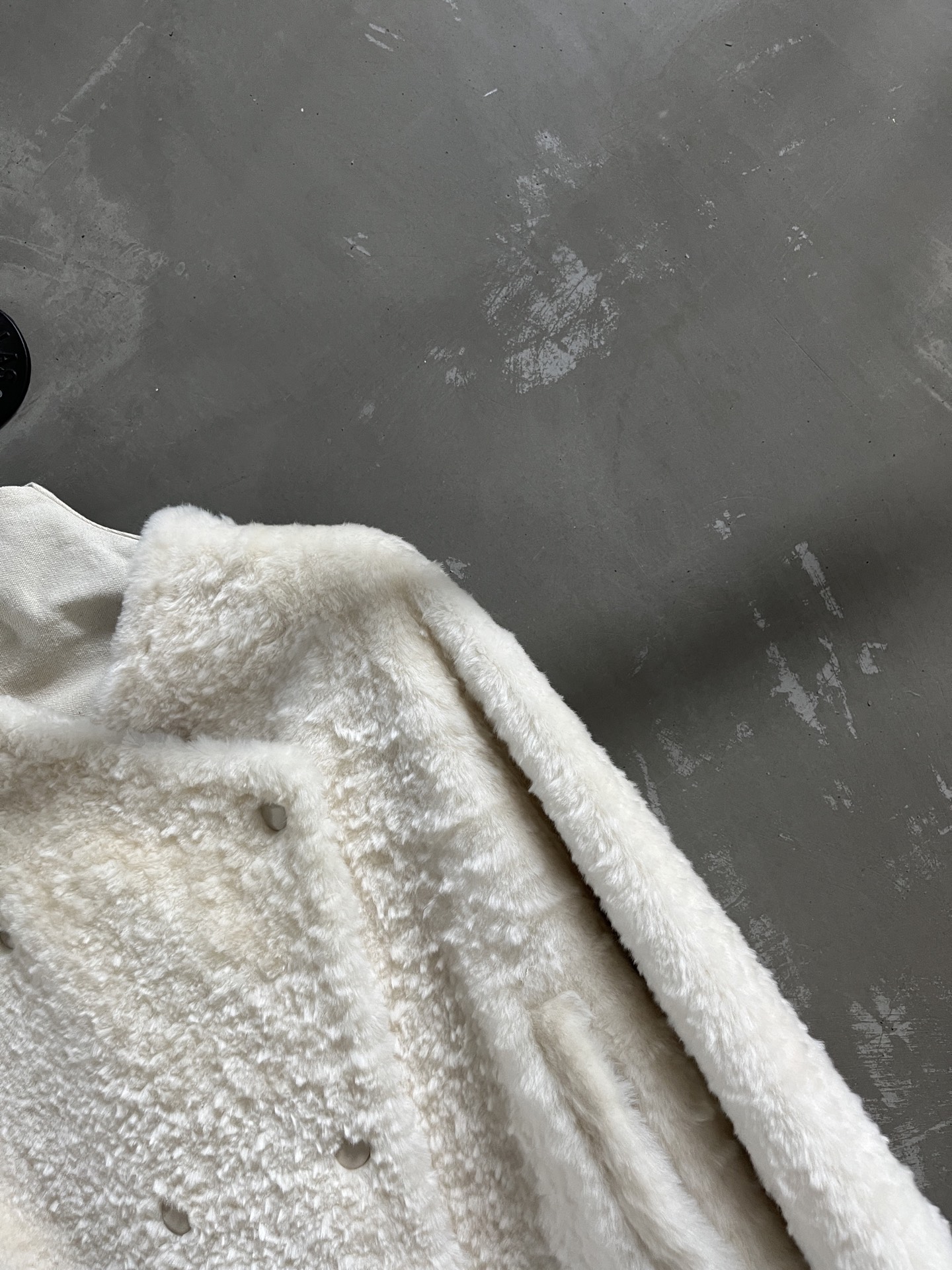 Lemaire Shearling Jacket: Timeless Style & Cozy Warmth - 2025 Early Autumn 8 i1758555852289 5271 0 5