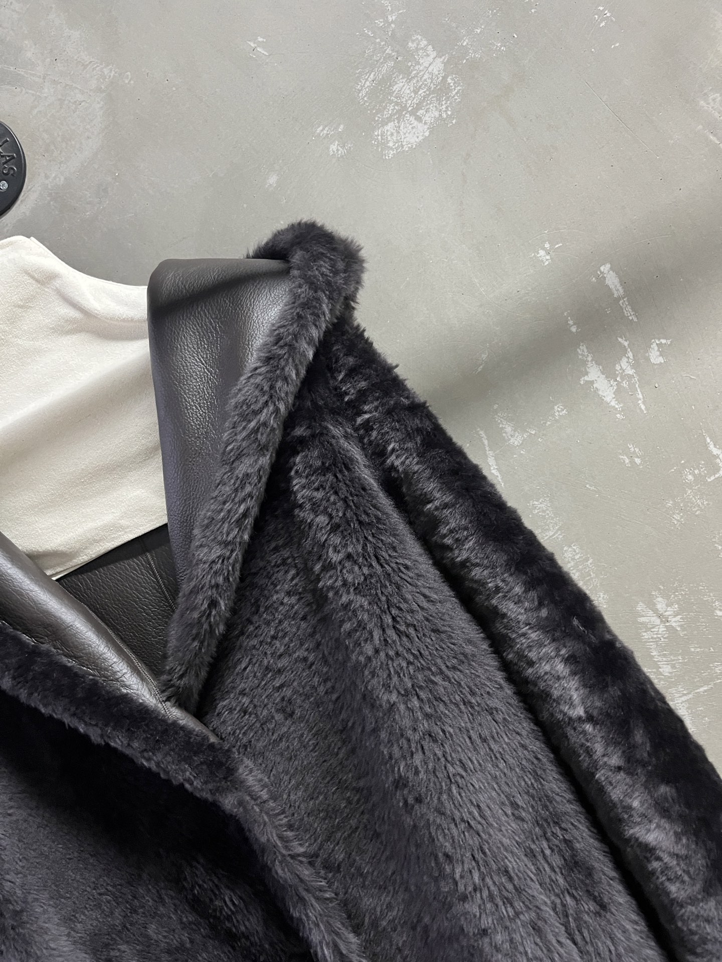 Max Mara Shearling Jacket - Timeless M*lard Shade, S-L Sizes Available 5 i1758640963847 2741 0 2