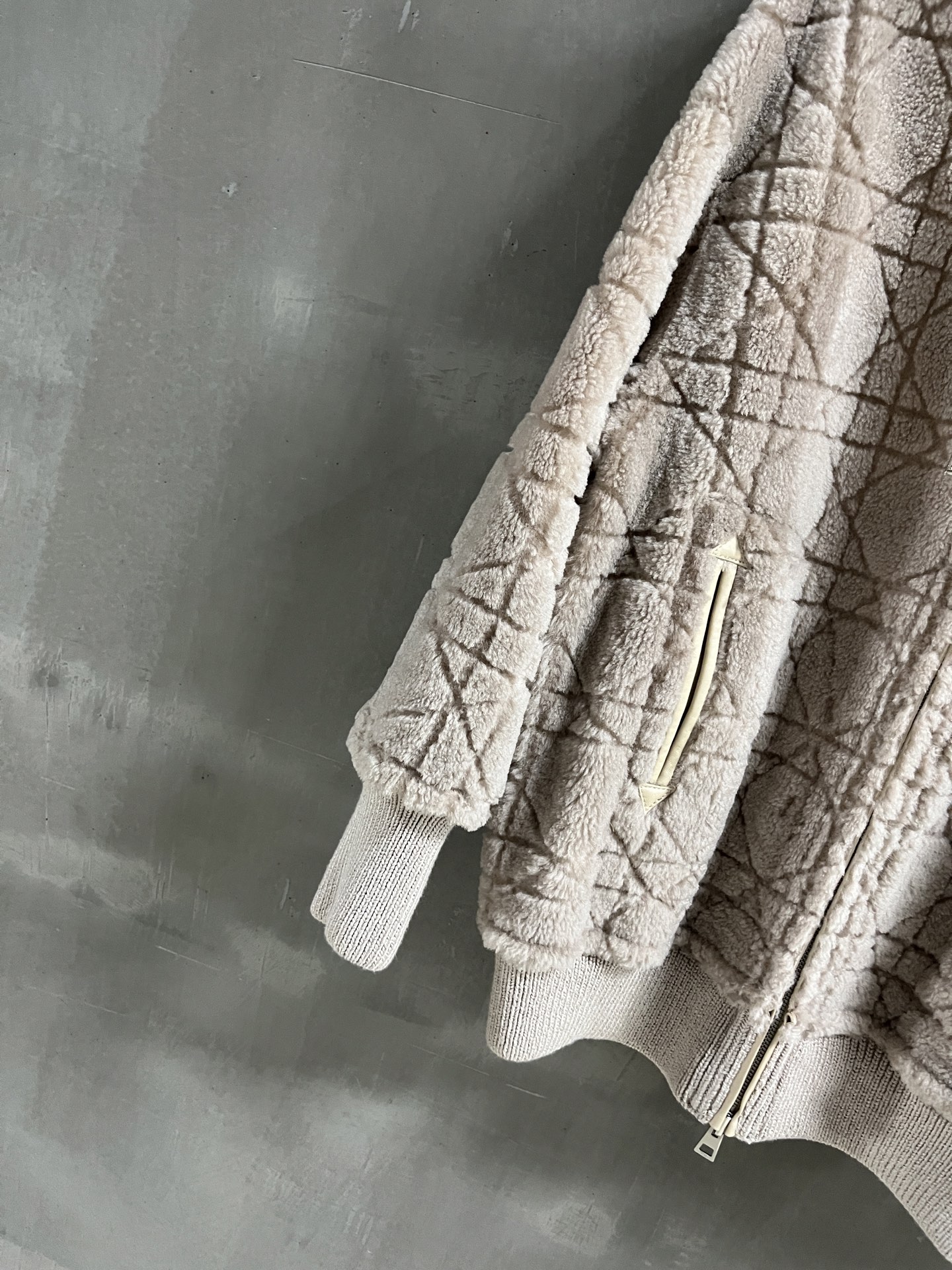 Dior Reversible Shearling Jacket: Stylish & Versatile Fall Fashion 6 i1758813387707 8920 0 3