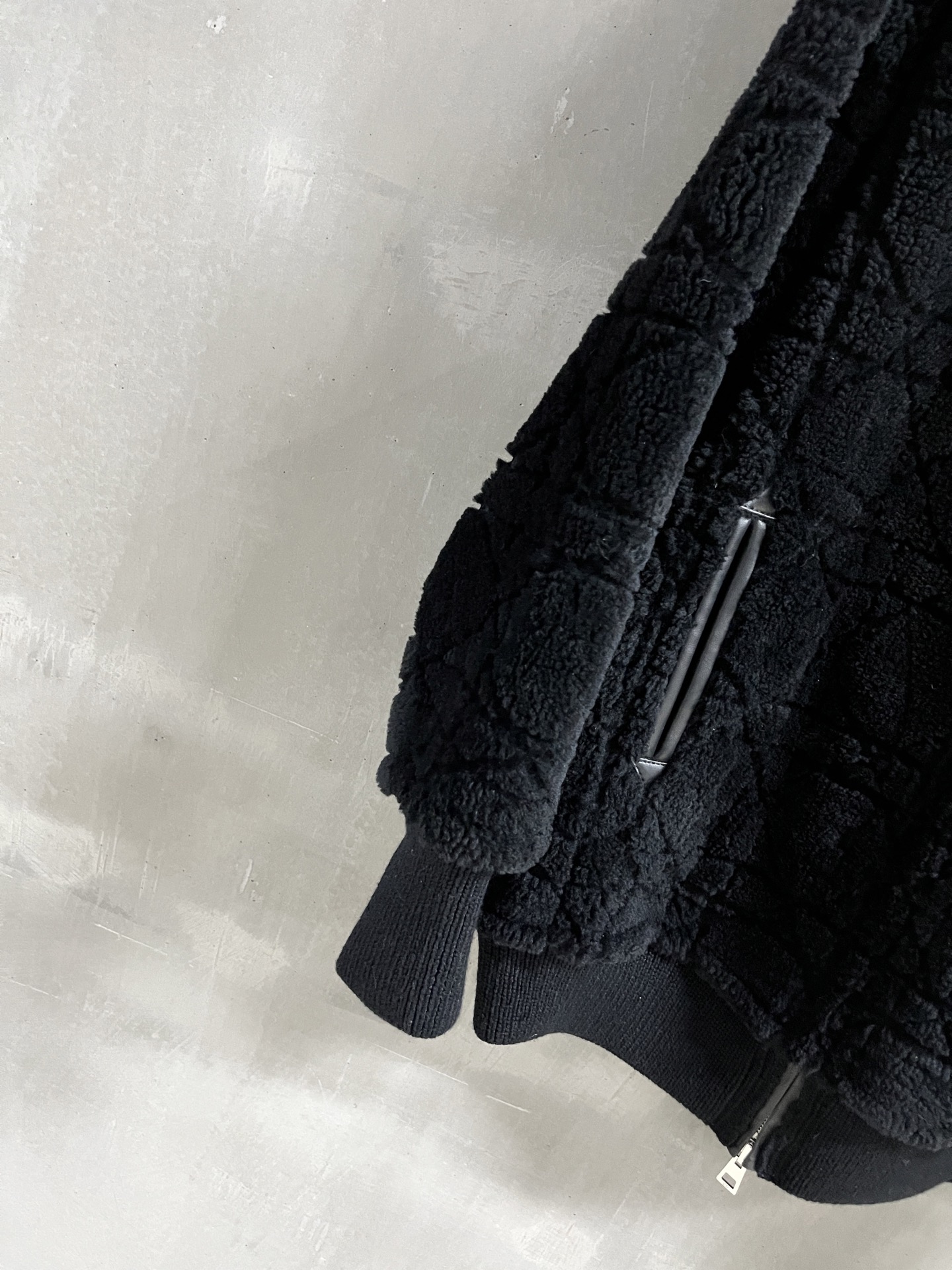 Dior Shearling Reversible Jacket - Stylish & Versatile Fall 2025 Collection 4 i1758813684661 1114 0 1