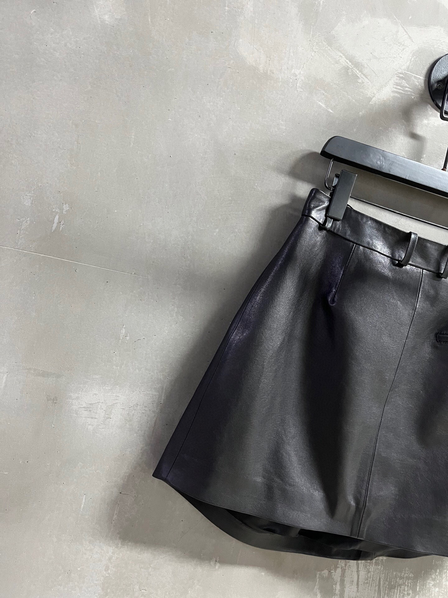 Loewe Inspired Leather Mini Skirt - Chic, Retro Style for Women 7 i1758815250856 5437 0 3